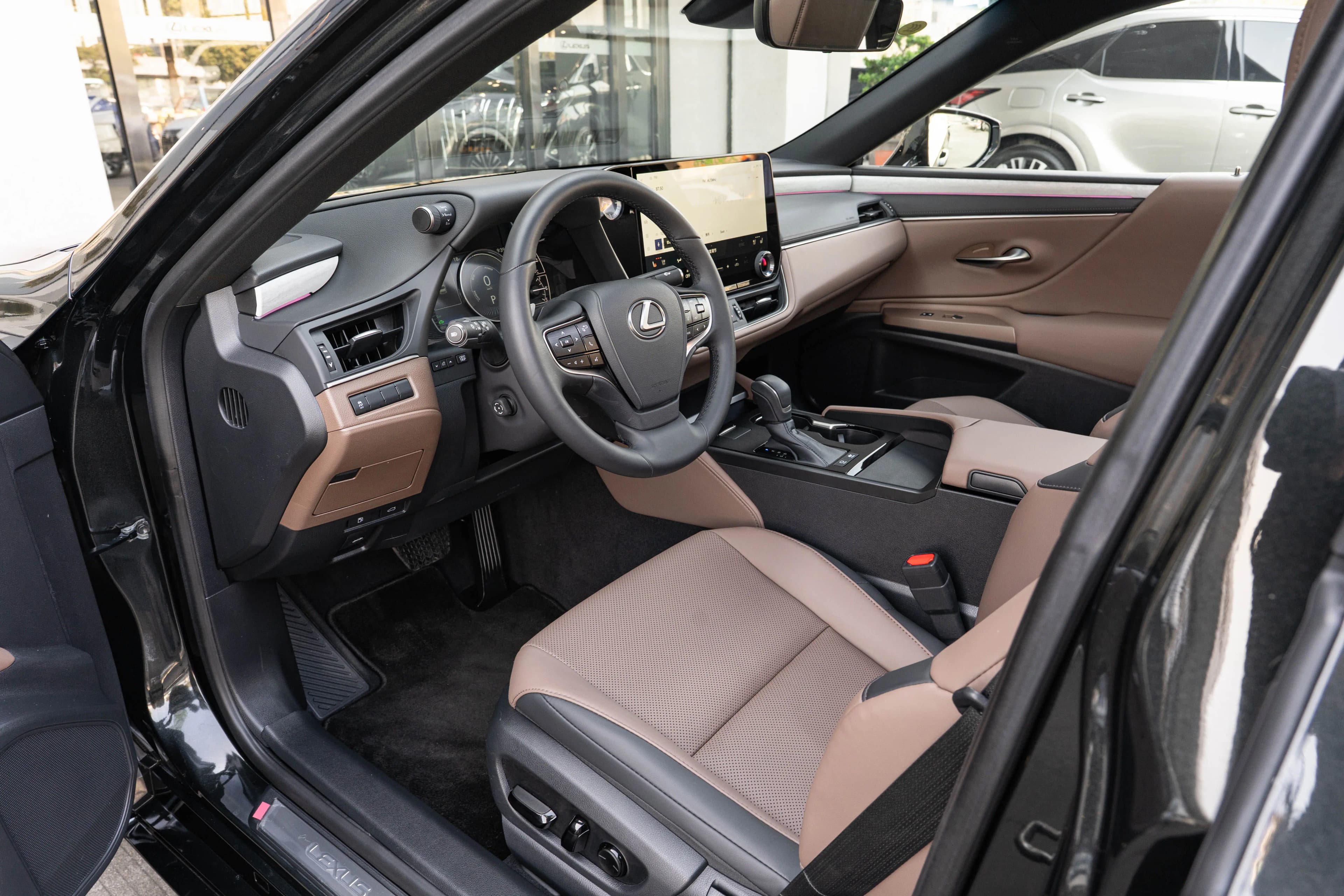 Lexus ES 2025 г. 2646 км. — фото 16