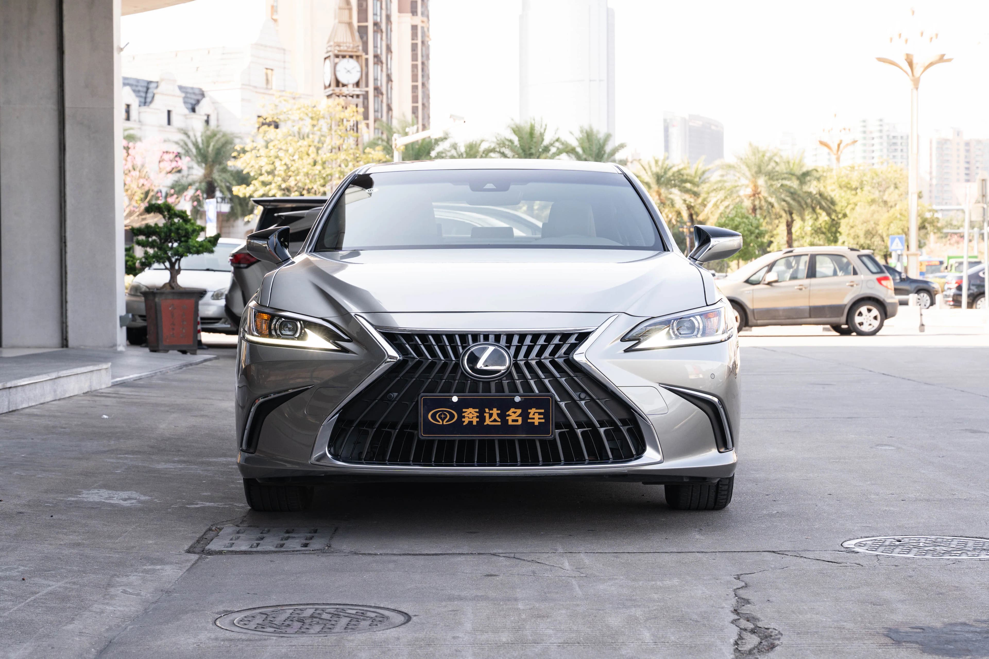 Lexus ES 2024 г. 23647 км. — фото 2