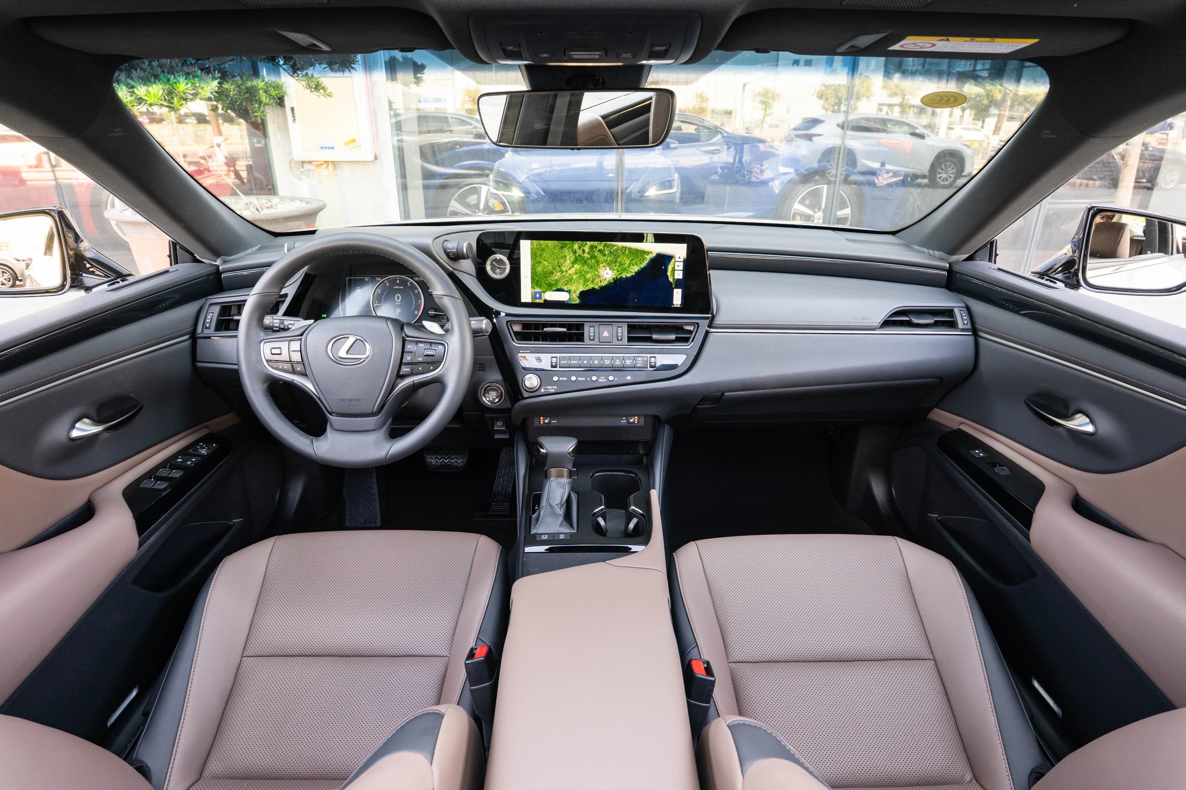 Lexus ES 2024 г. 23647 км. — фото 12