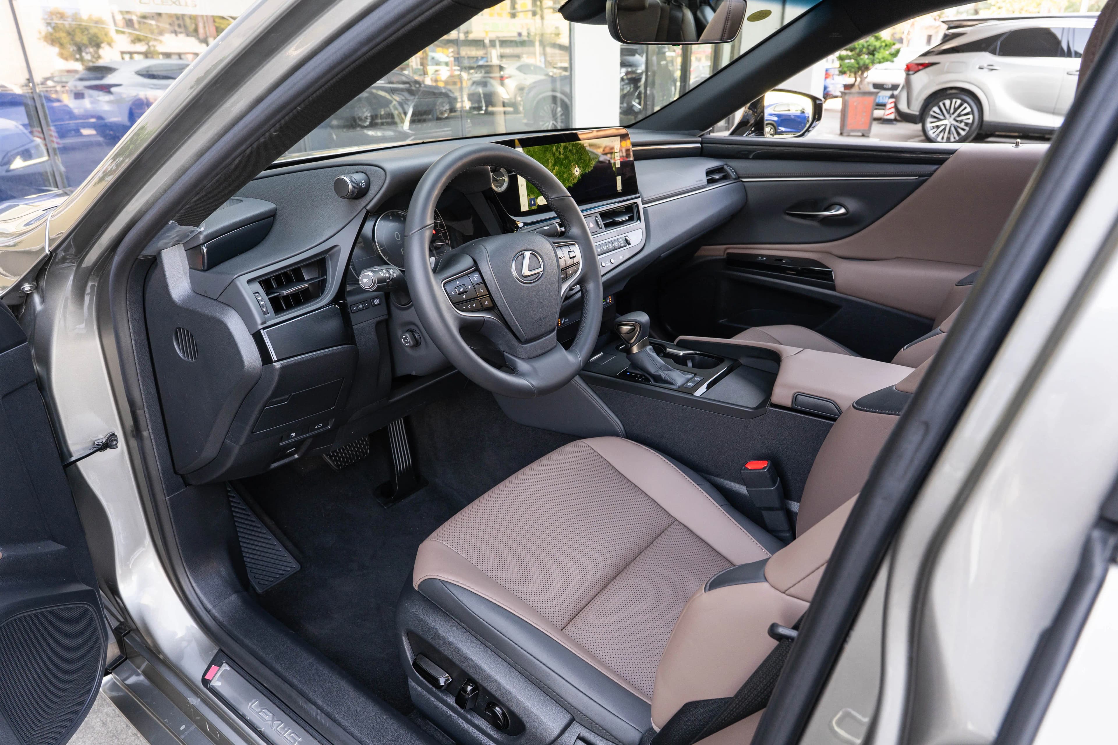 Lexus ES 2024 г. 23647 км. — фото 16