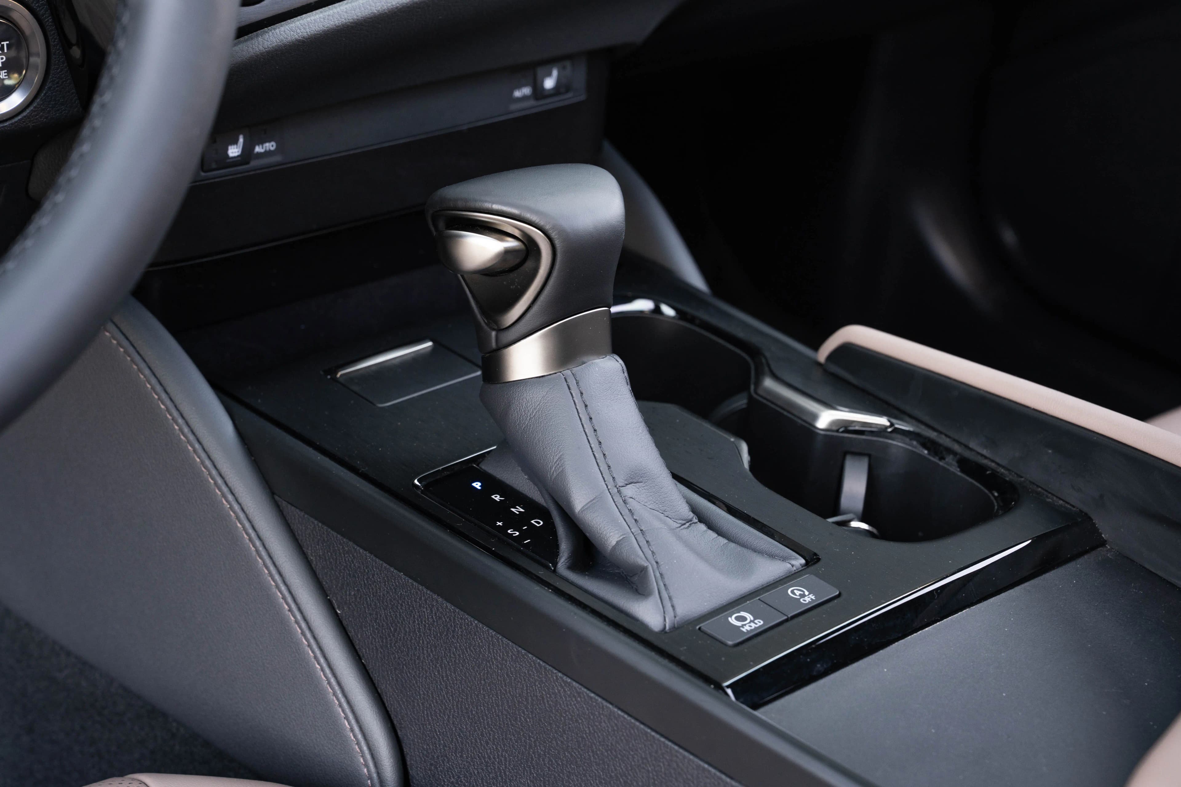 Lexus ES 2024 г. 27300 км. — фото 16