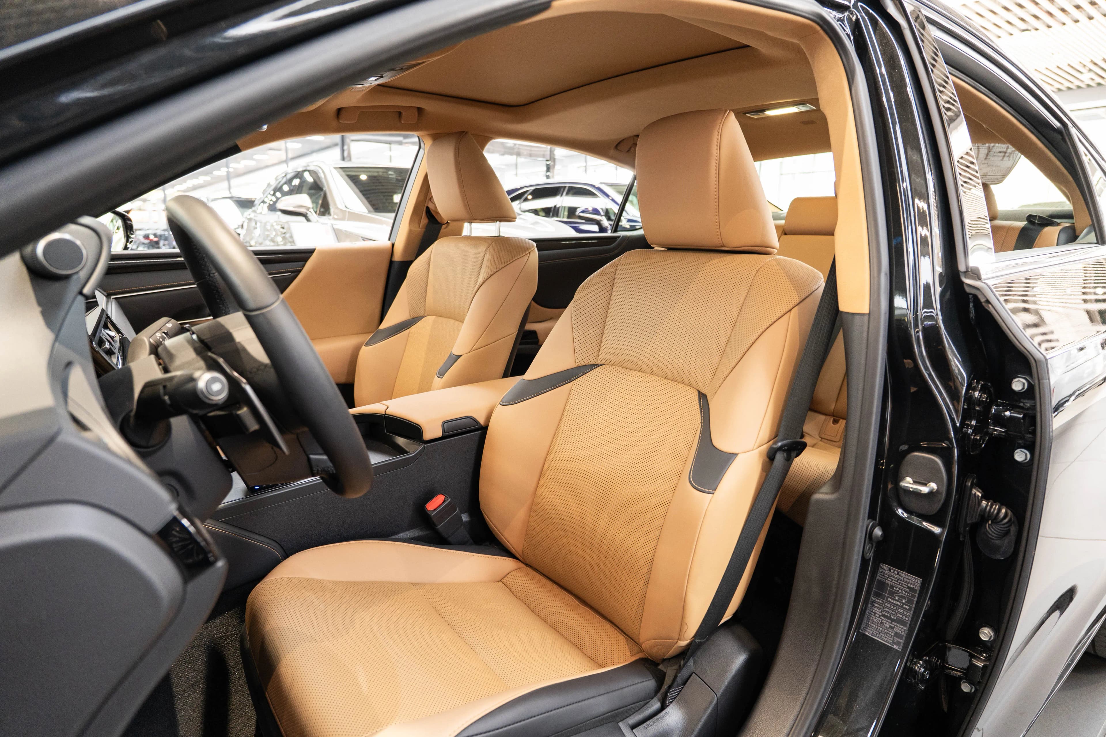 Lexus ES 2024 г. 16000 км. — фото 20