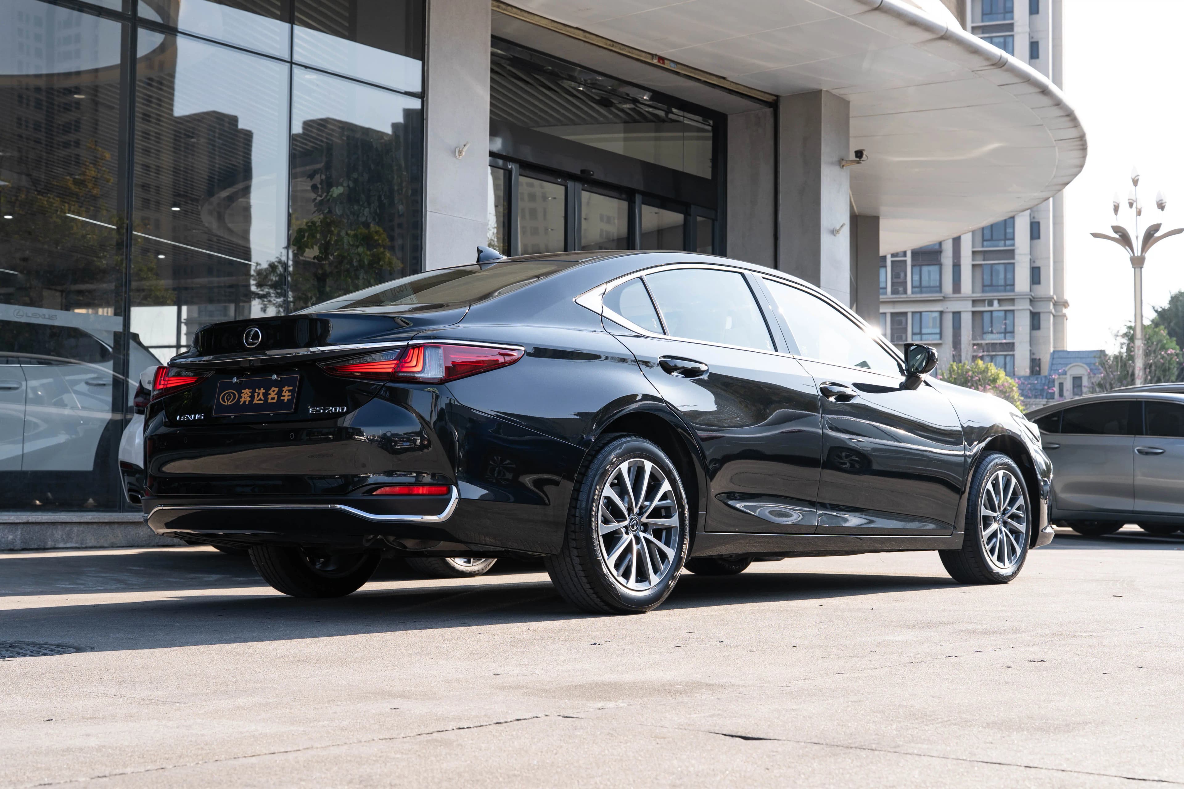 Lexus ES 2024 г. 16000 км. — фото 6
