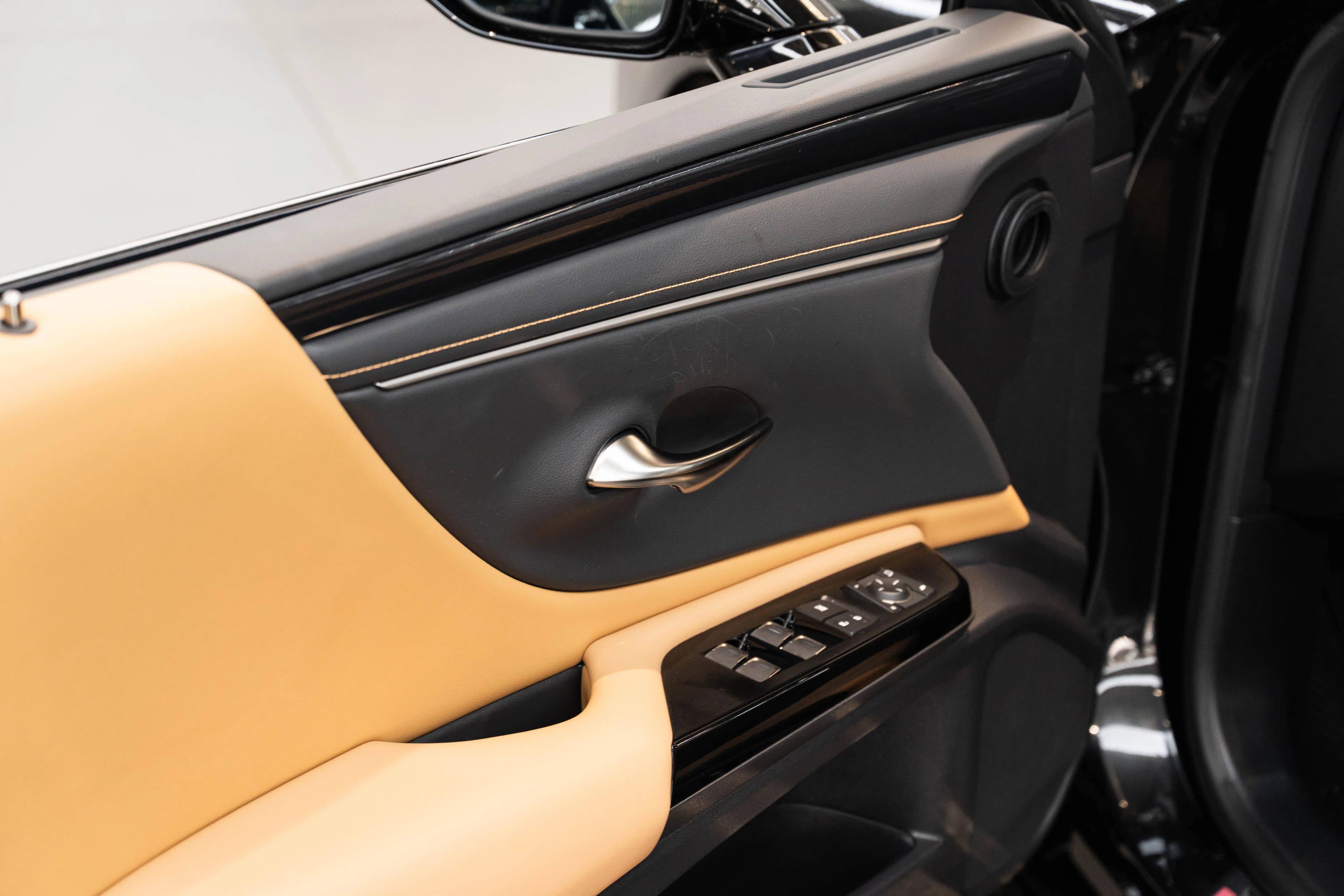 Lexus ES 2024 г. 16000 км. — фото 10
