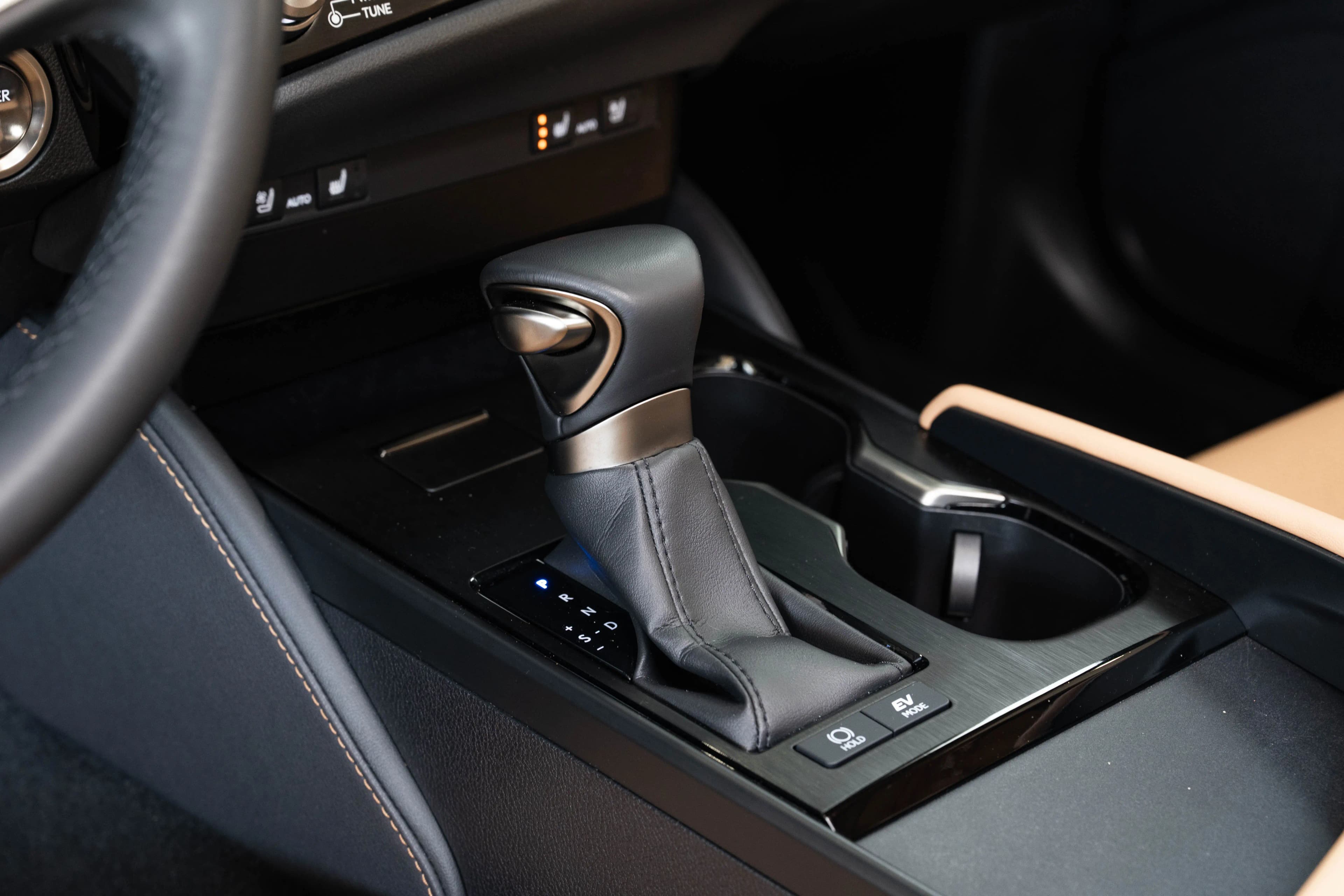 Lexus ES 2023 г. 25200 км. — фото 17