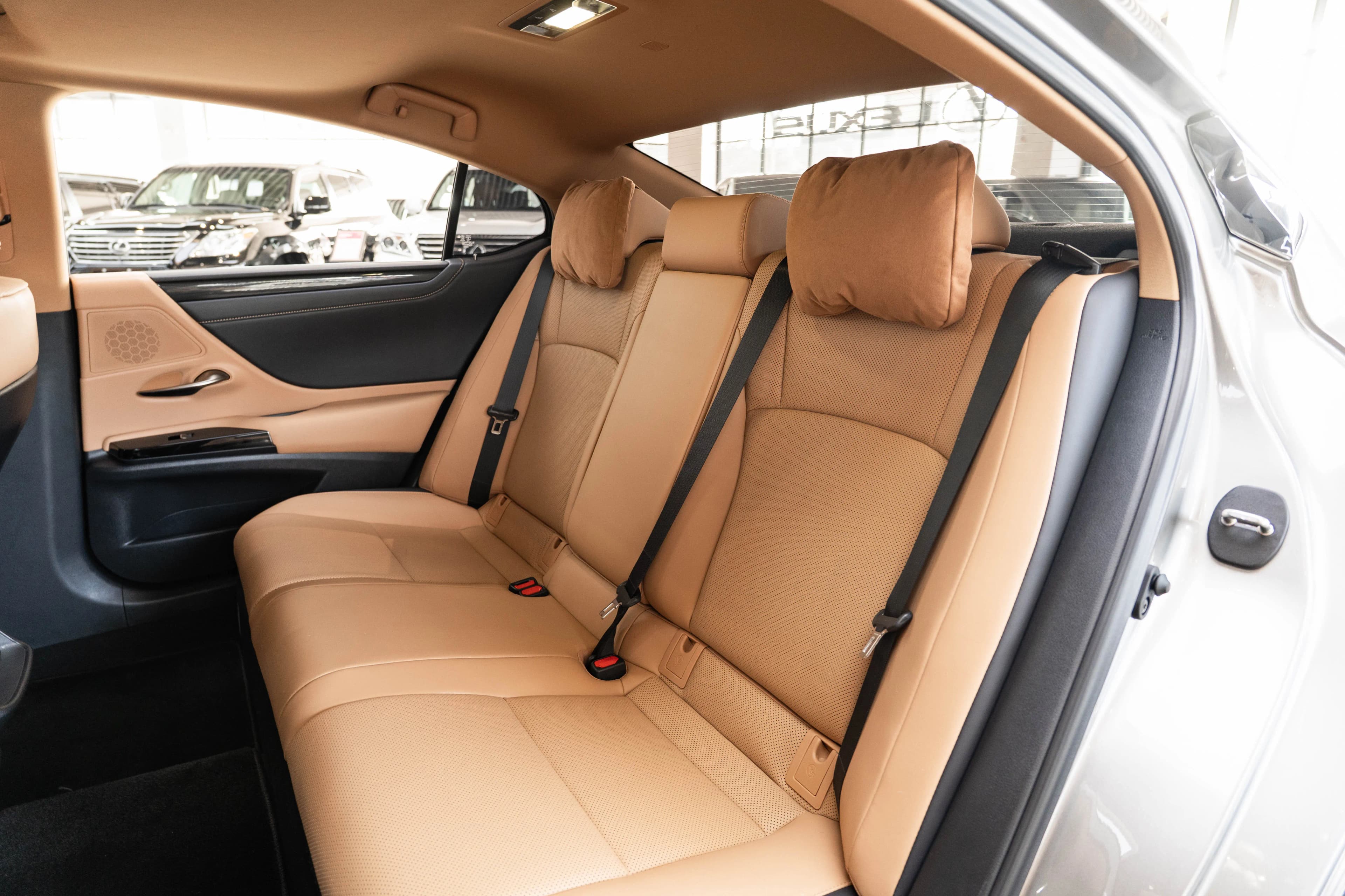 Lexus ES 2023 г. 25200 км. — фото 22