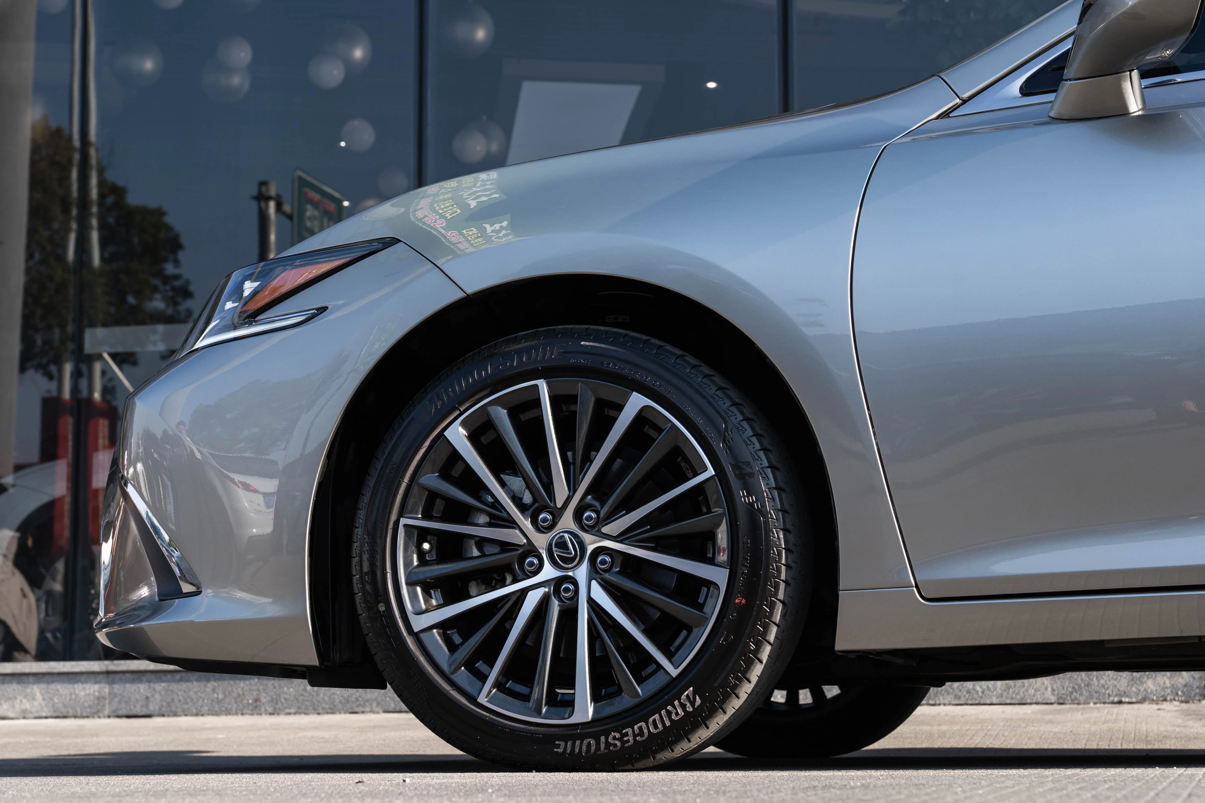 Lexus ES 2023 г. 25200 км. — фото 8
