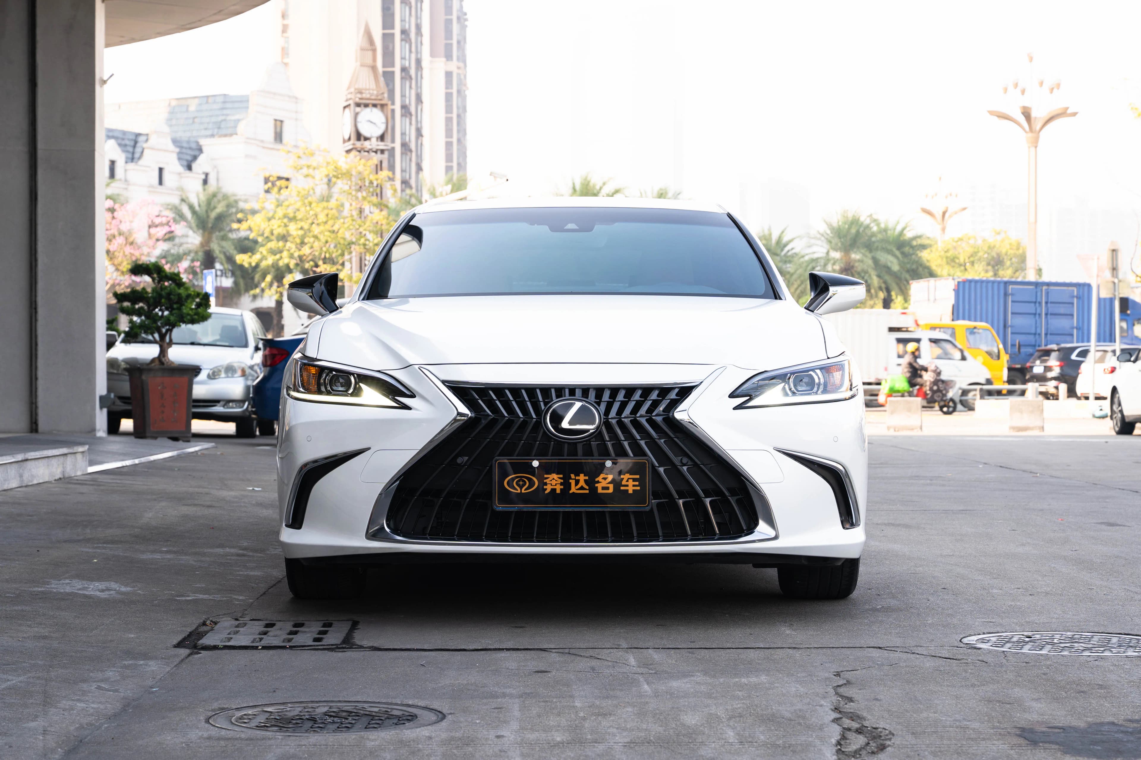 Lexus ES 2024 г. 17300 км. — фото 2