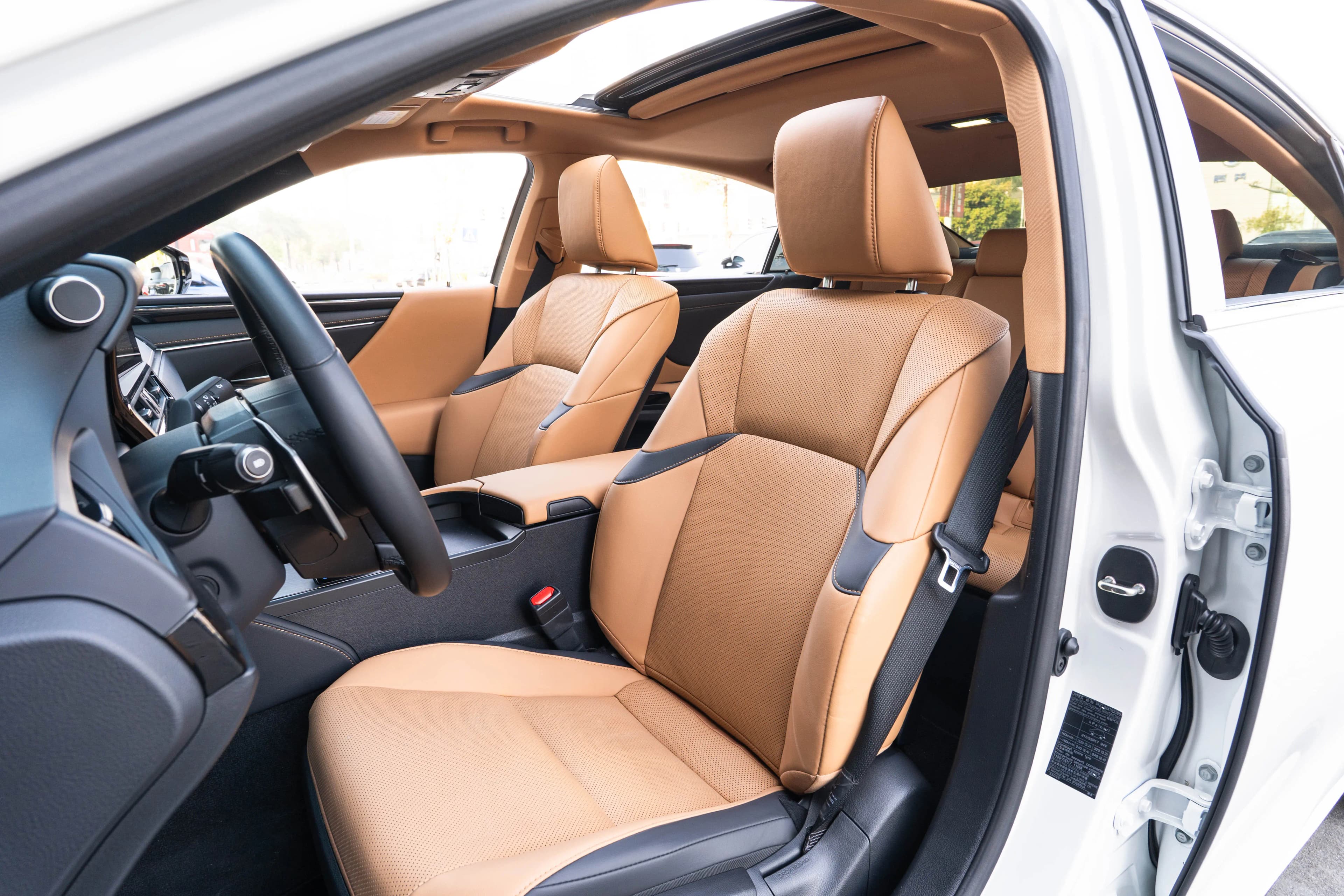 Lexus ES 2024 г. 17300 км. — фото 19