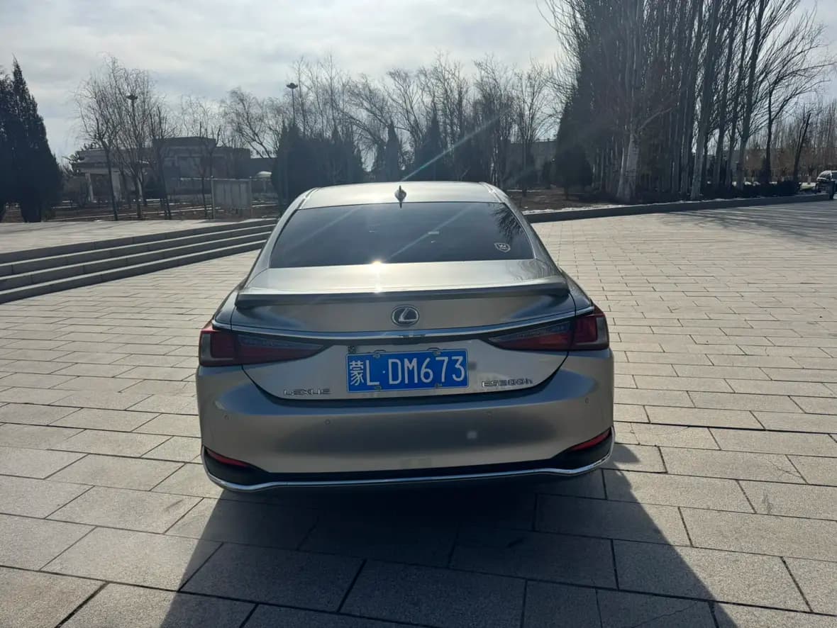 Lexus ES 2021 г. 90000 км. — фото 5