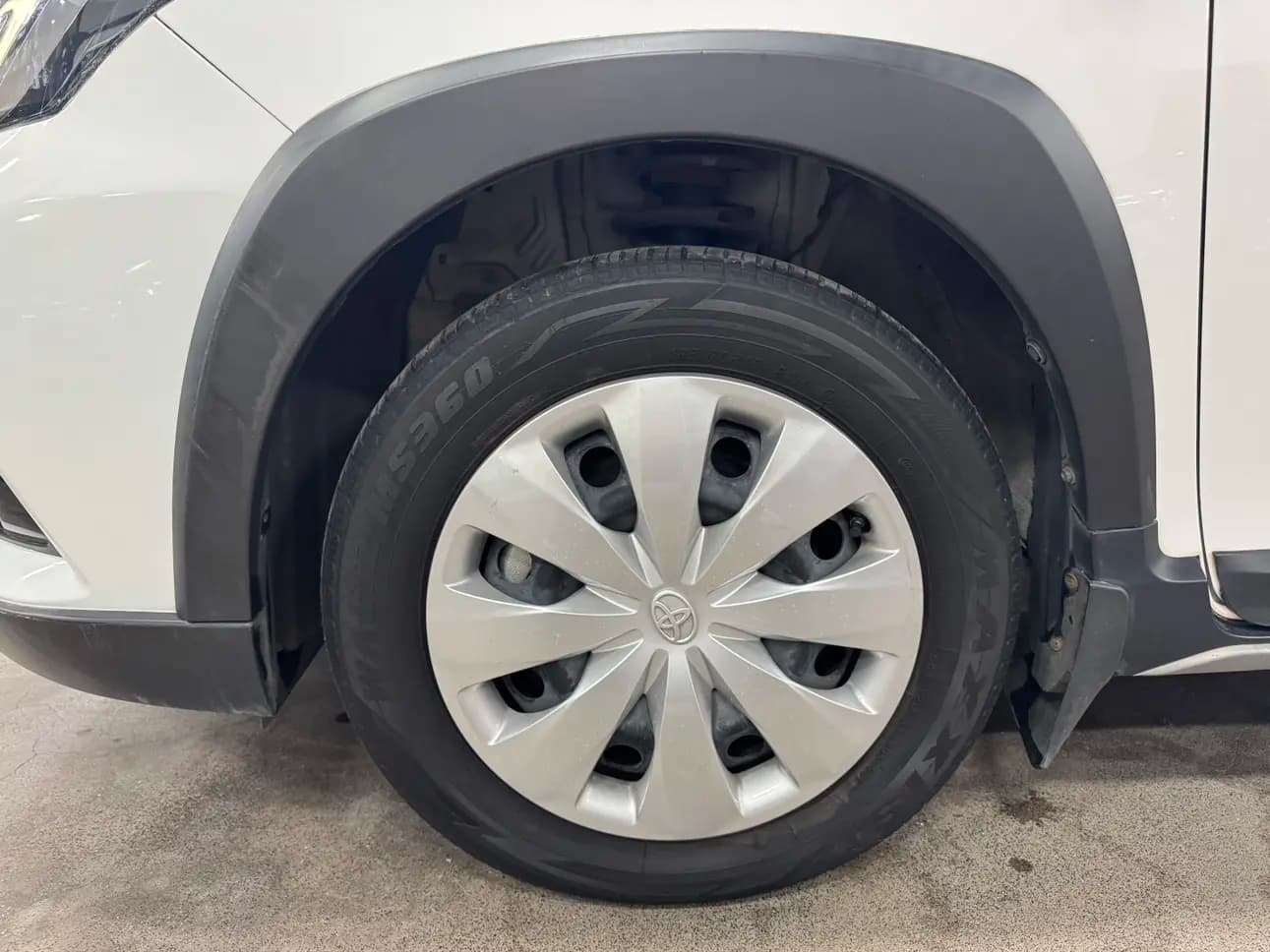 Toyota Yaris L 2021 г. 32017 км. — фото 18