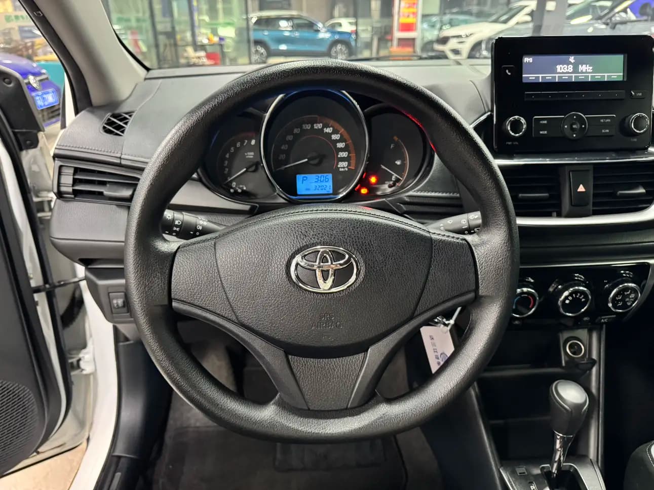 Toyota Yaris L 2021 г. 32017 км. — фото 22