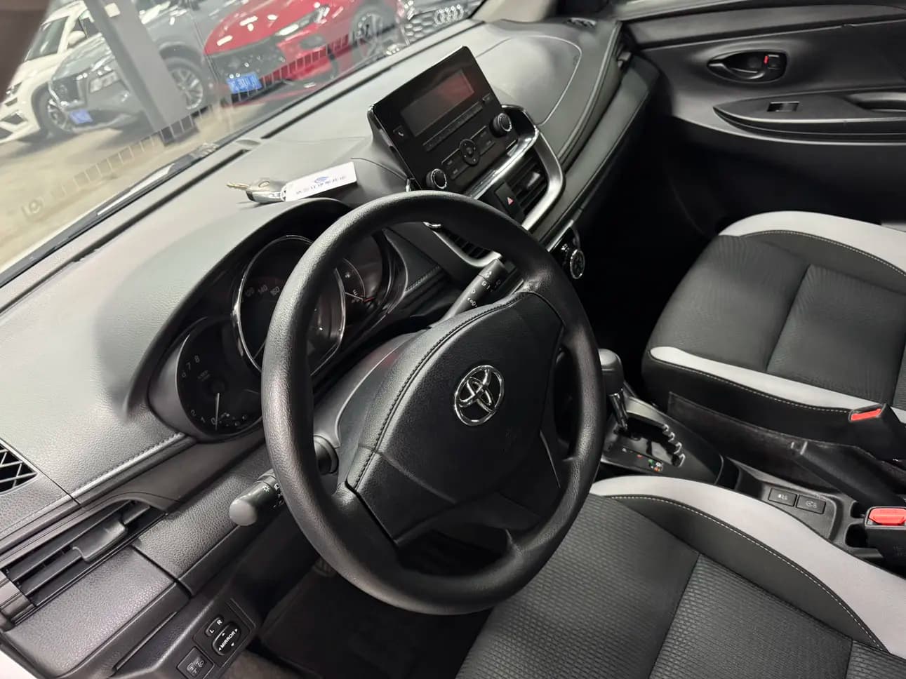 Toyota Yaris L 2021 г. 32017 км. — фото 26