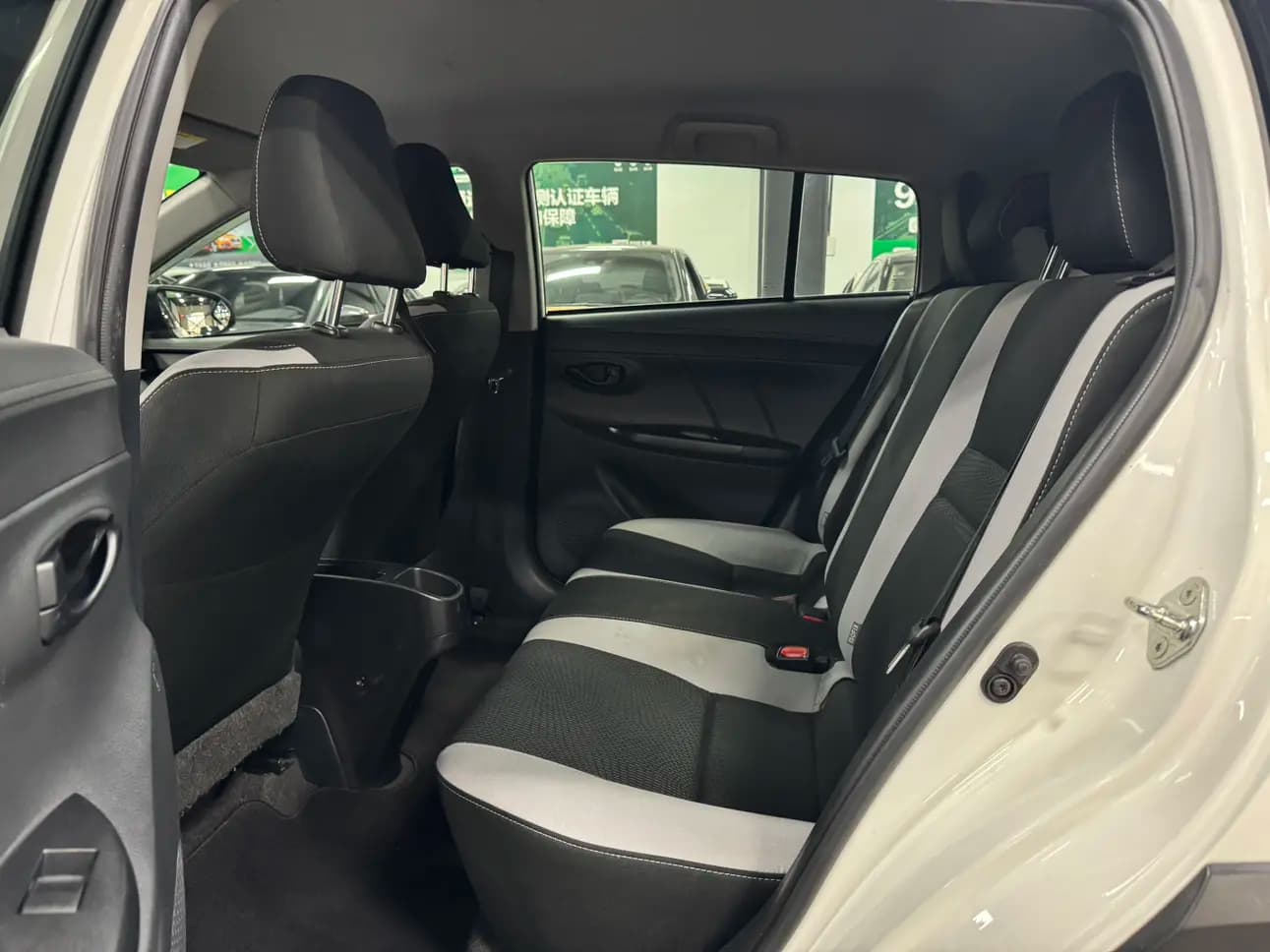 Toyota Yaris L 2021 г. 32017 км. — фото 28