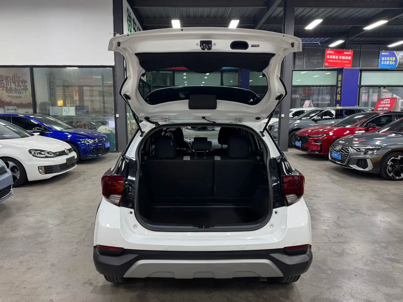 Toyota Yaris L 2021 г. 32017 км. — фото 10