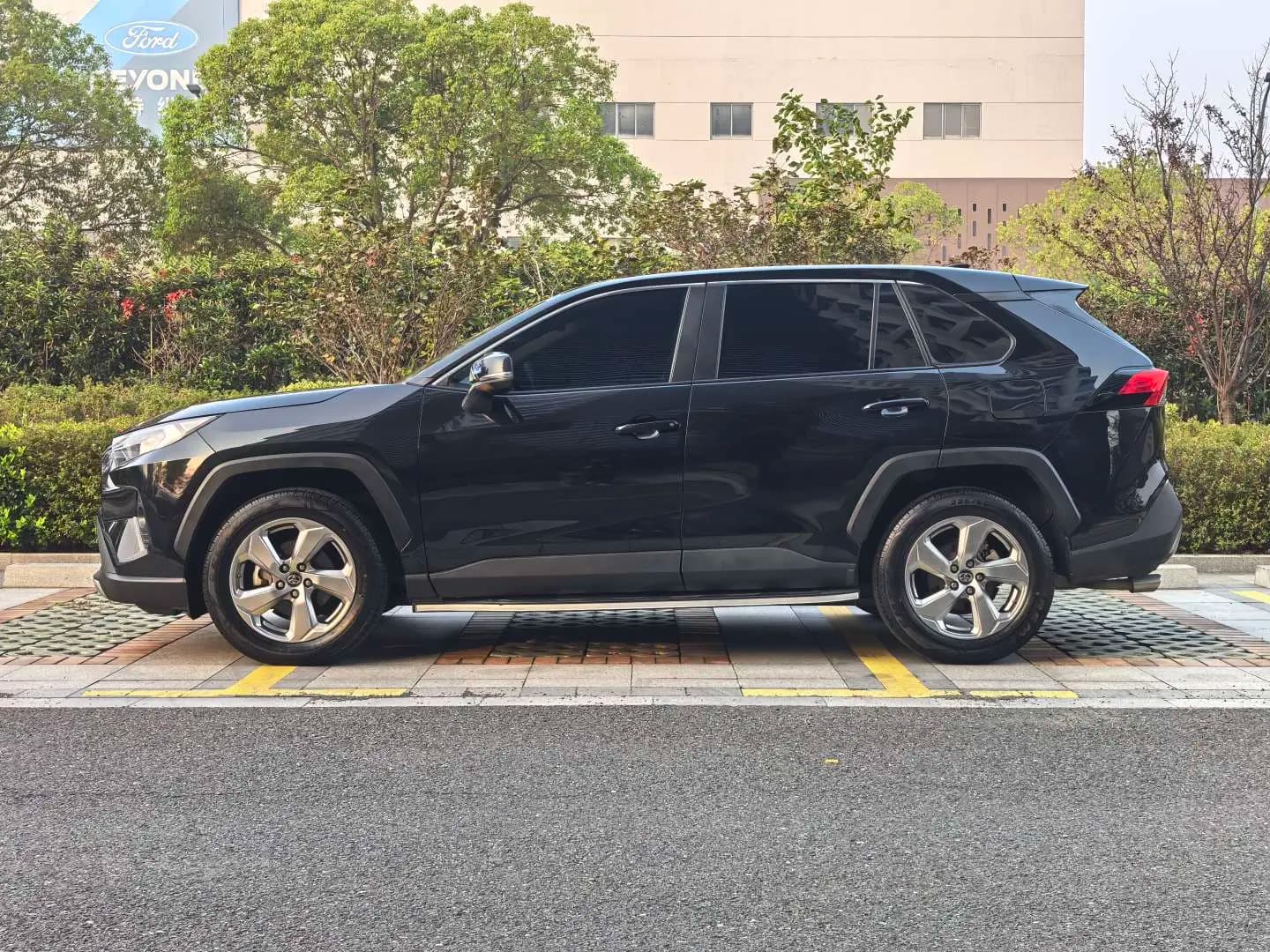 Toyota RAV4 2021 г. 58106 км. — фото 3