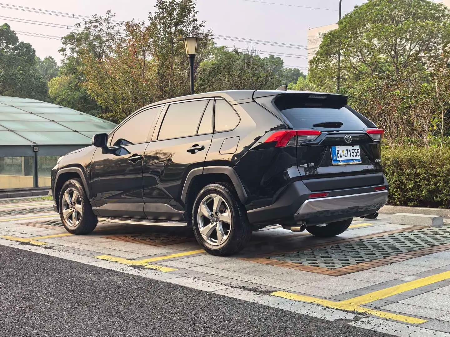 Toyota RAV4 2021 г. 58106 км. — фото 4