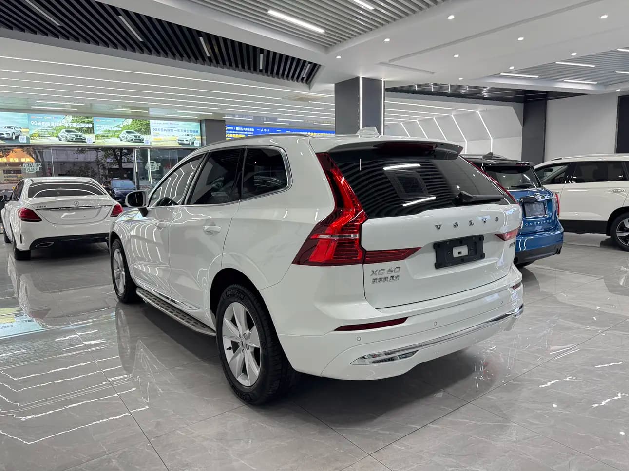 Volvo XC60 2022 г. 48016 км. — фото 4