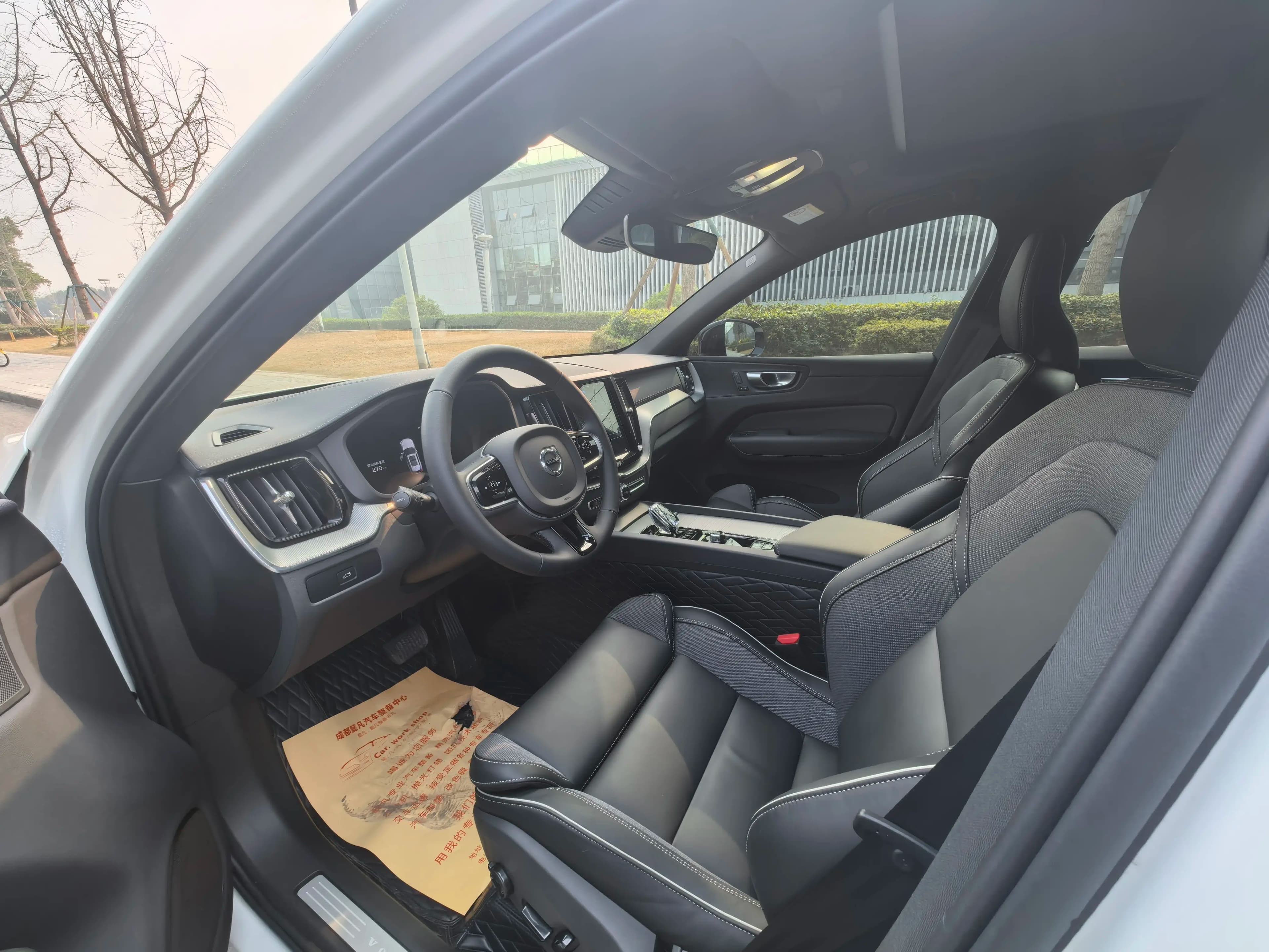 Volvo XC60 2024 г. 15020 км. — фото 16