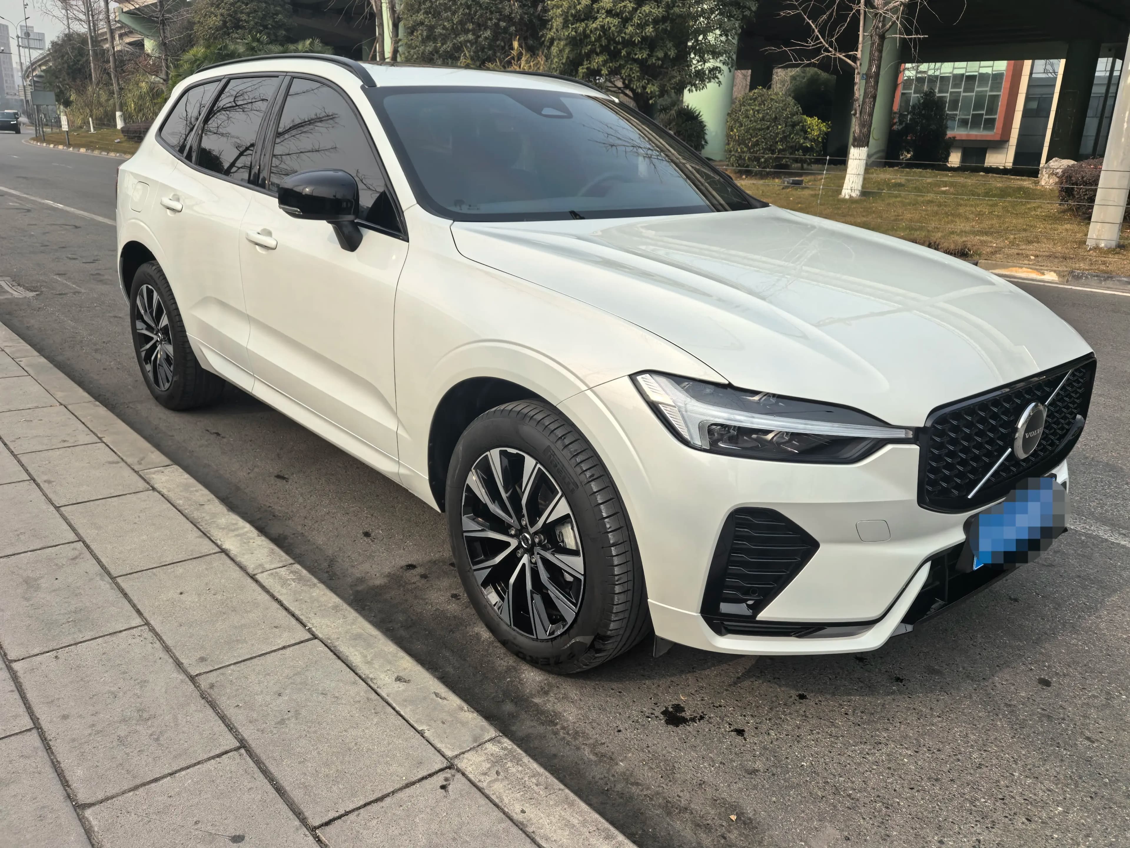 Volvo XC60 2024 г. 15020 км. — фото 3