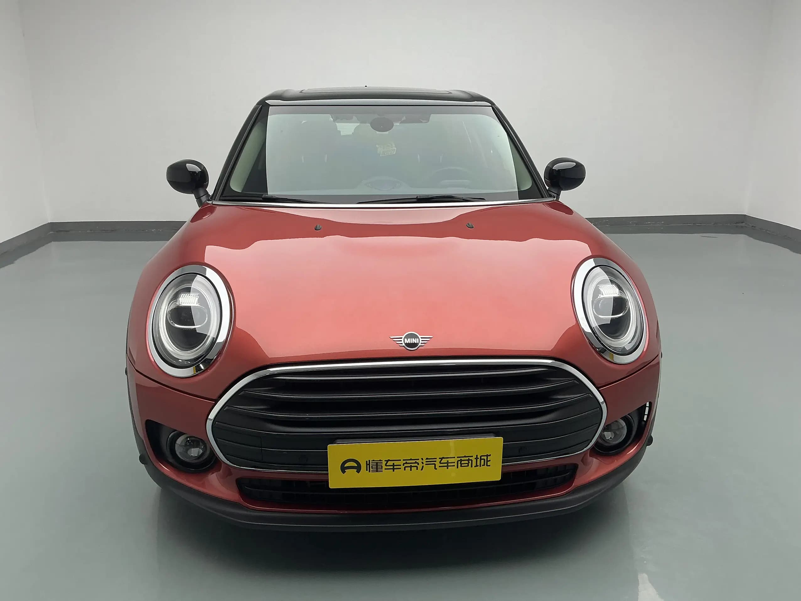 MINI CLUBMAN 2021 г. 37618 км. — фото 2
