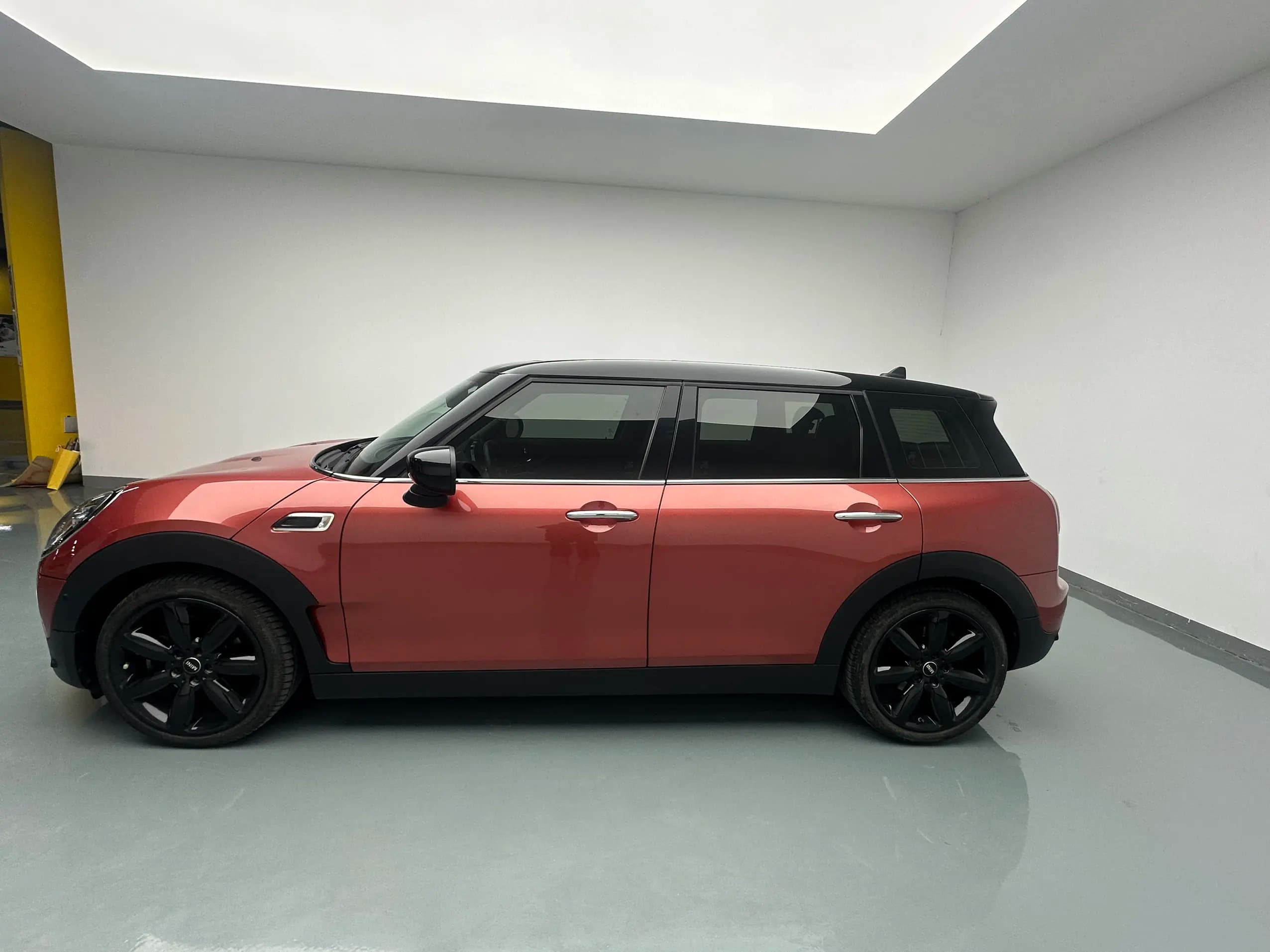 MINI CLUBMAN 2021 г. 37618 км. — фото 4