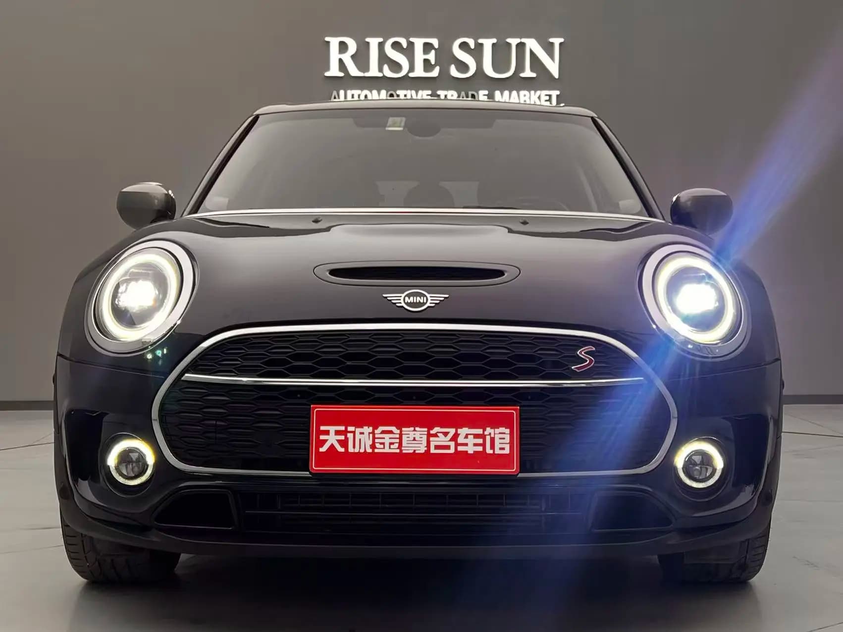 MINI CLUBMAN 2021 г. 80117 км. — фото 2