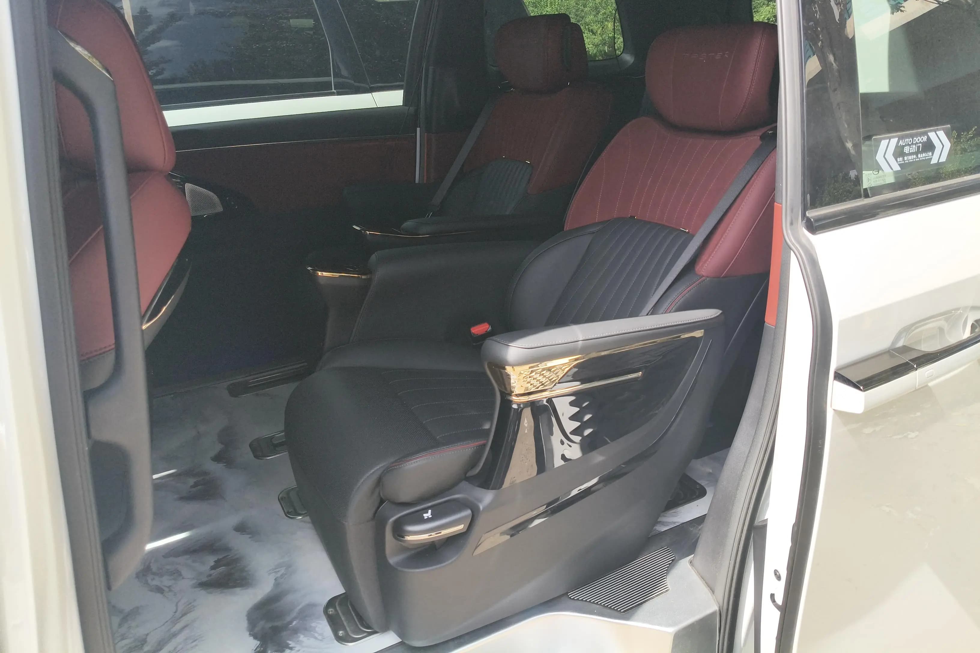 GAC Trumpchi M8 2023 г. 28137 км. — фото 16