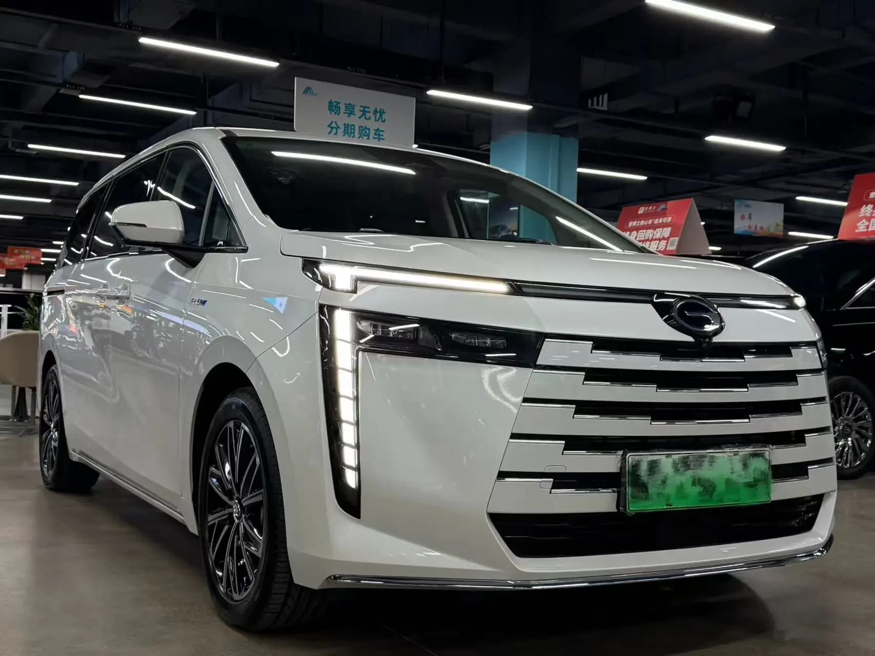 GAC Trumpchi E8 PHEV 2025 г. — фото 3