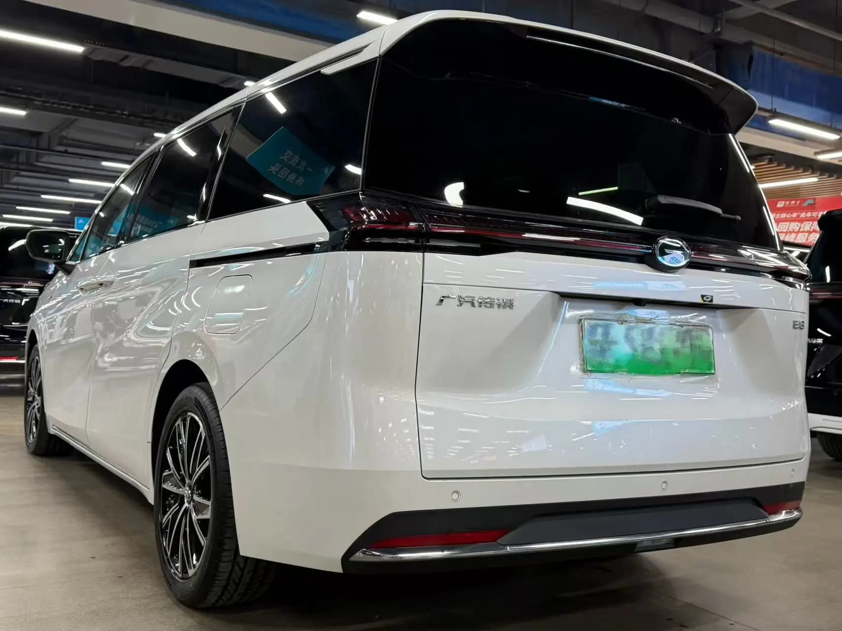GAC Trumpchi E8 PHEV 2025 г. — фото 4