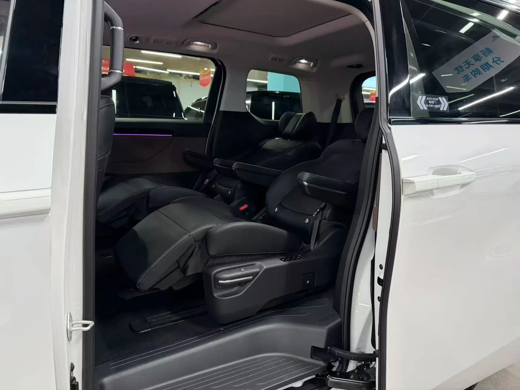 GAC Trumpchi E8 PHEV 2025 г. — фото 9