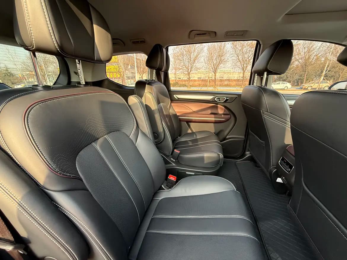 GAC Trumpchi M6 2025 г. 5344 км. — фото 22
