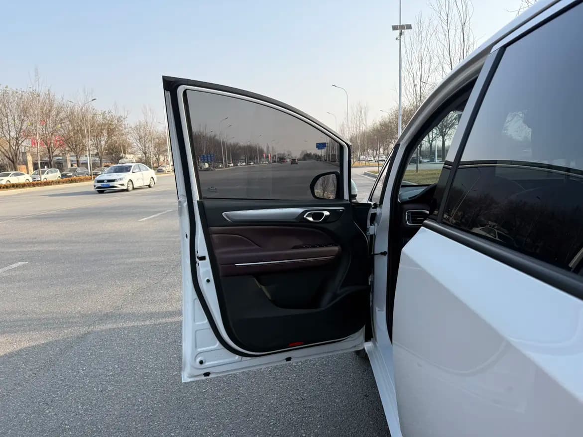 GAC Trumpchi M6 2025 г. 5344 км. — фото 23