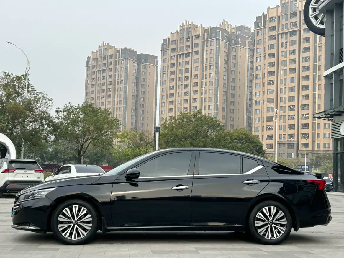 Nissan Altima 2023 г. 56022 км. — фото 3