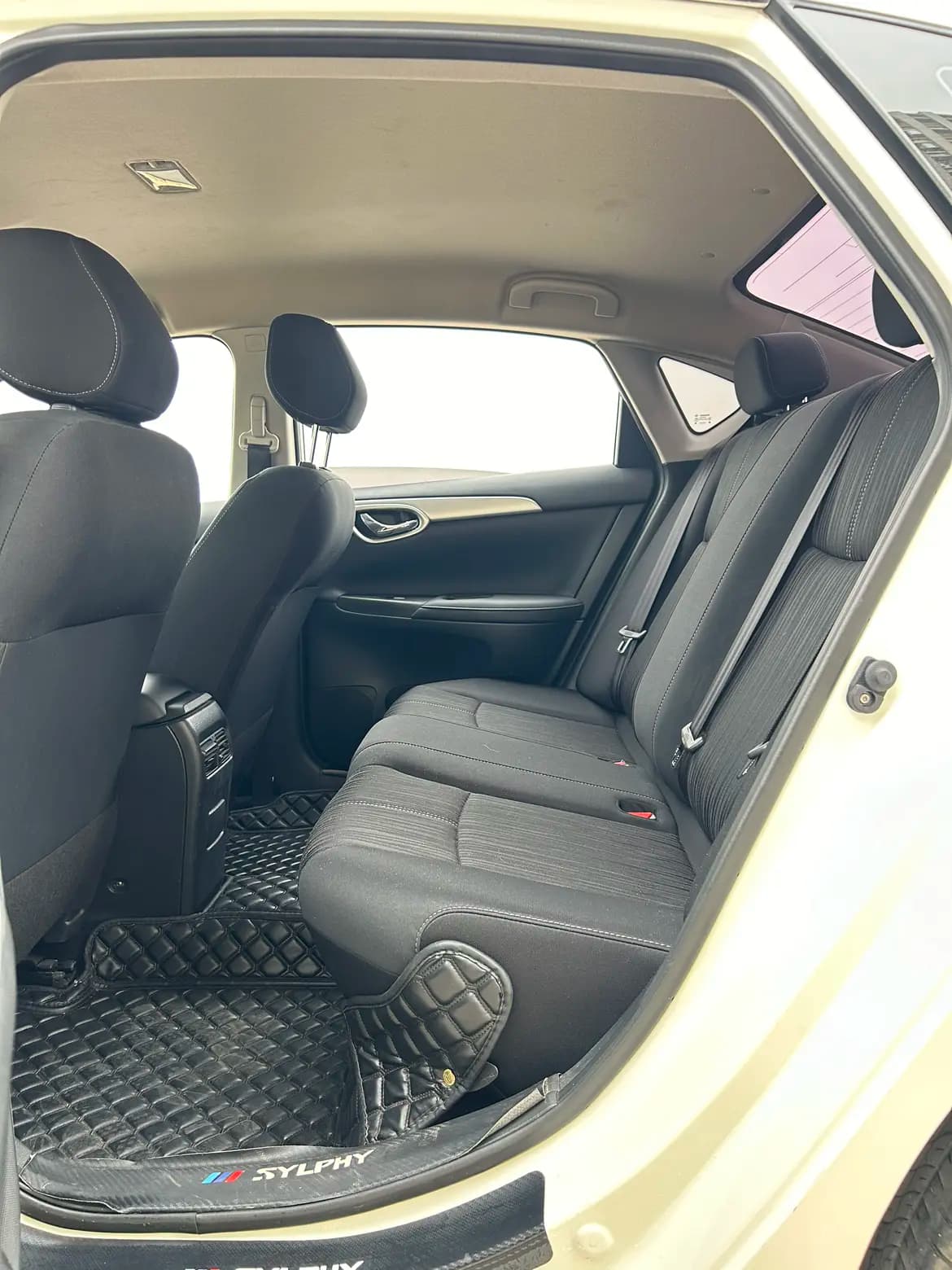 Nissan Sylphy 2024 г. 38087 км. — фото 17