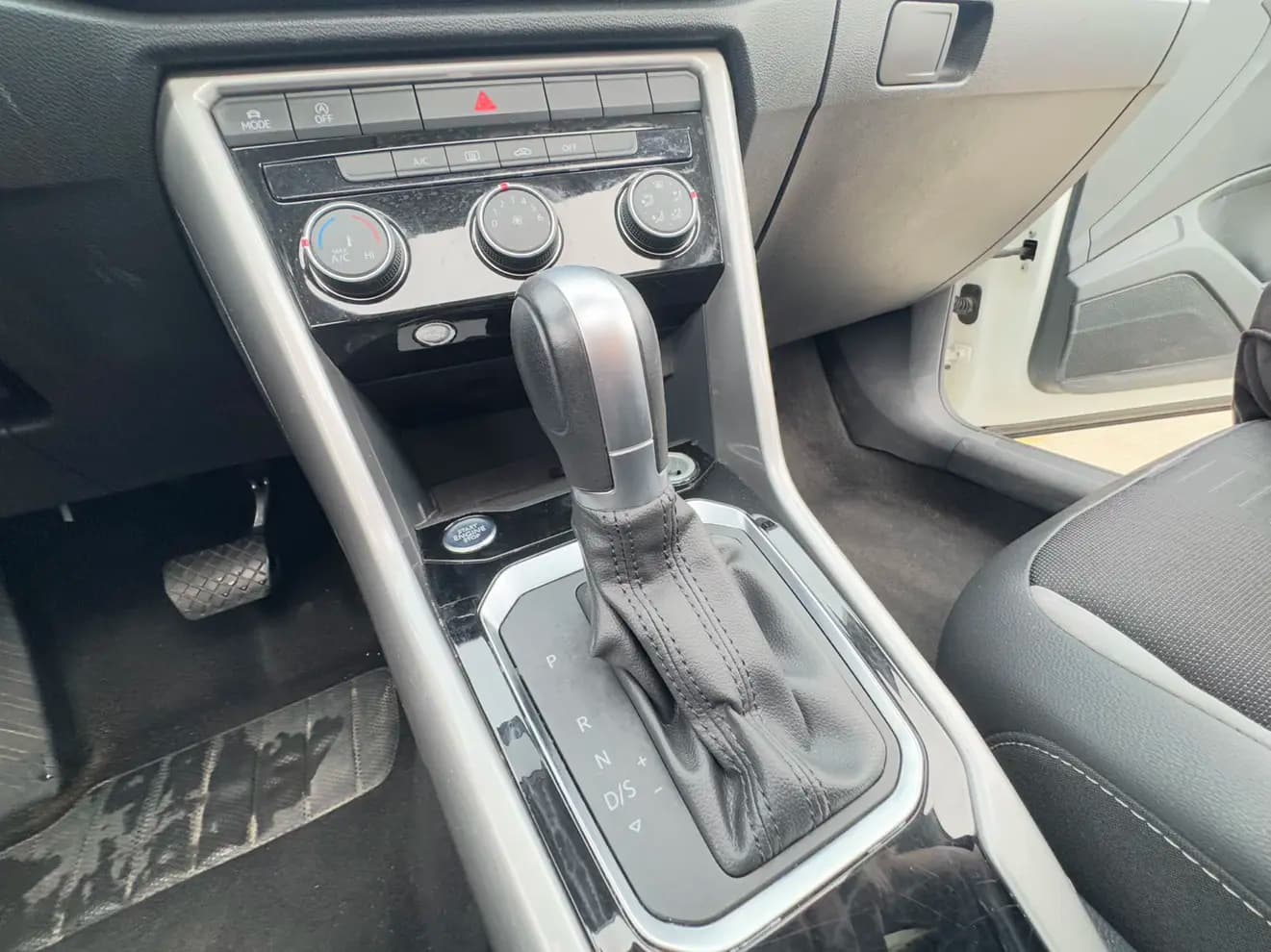 Volkswagen T-Roc 2023 г. 29013 км. — фото 12