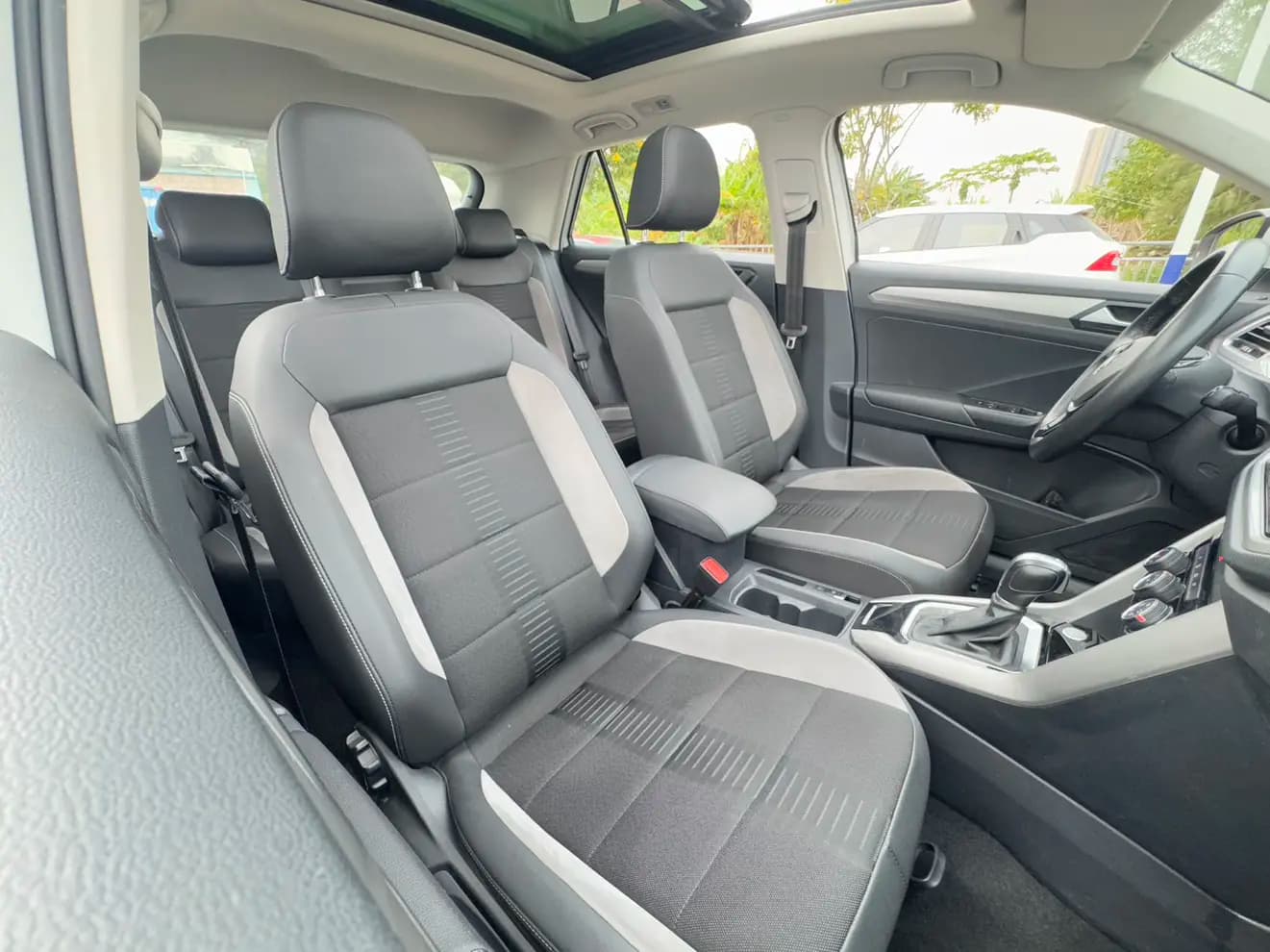 Volkswagen T-Roc 2023 г. 29013 км. — фото 15