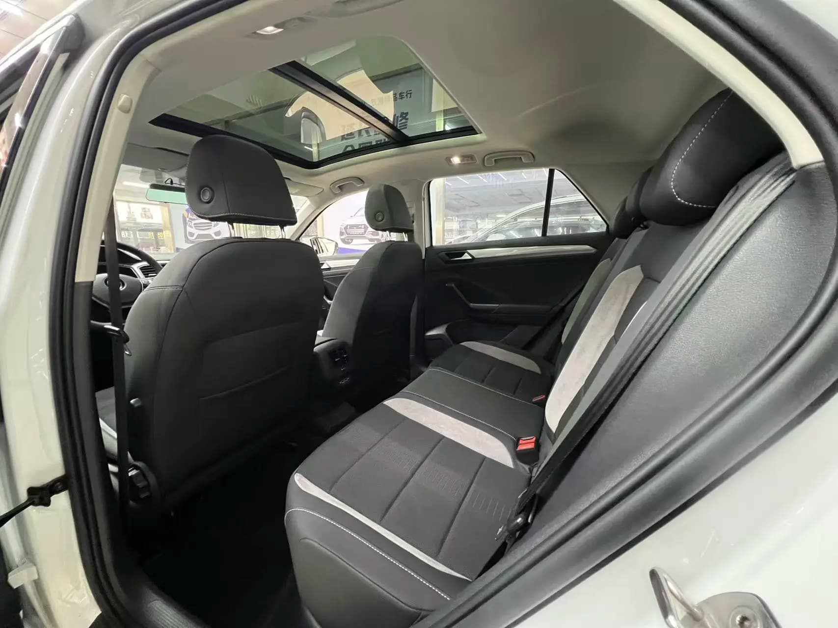 Volkswagen T-Roc 2021 г. 24014 км. — фото 19