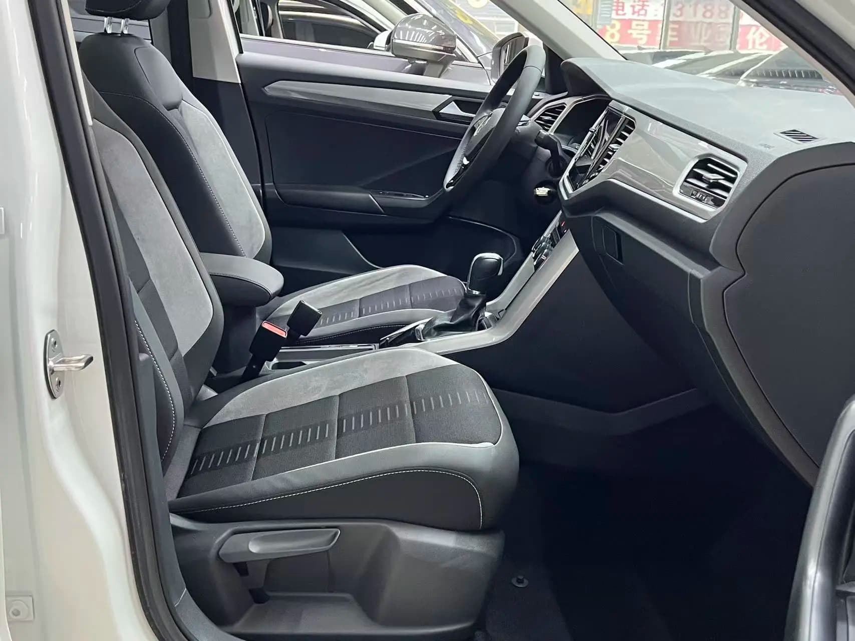 Volkswagen T-Roc 2021 г. 24014 км. — фото 9