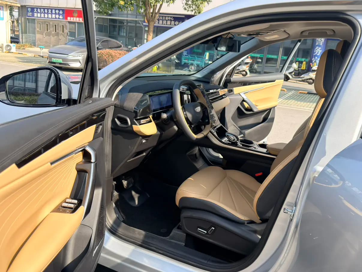 Geely Atlas L 2023 г. 35100 км. — фото 13