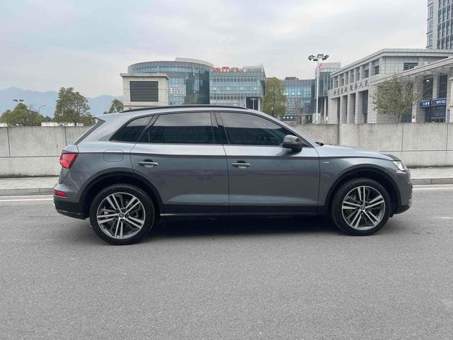 Audi Q5L 2021 г. 57077 км. — фото 4