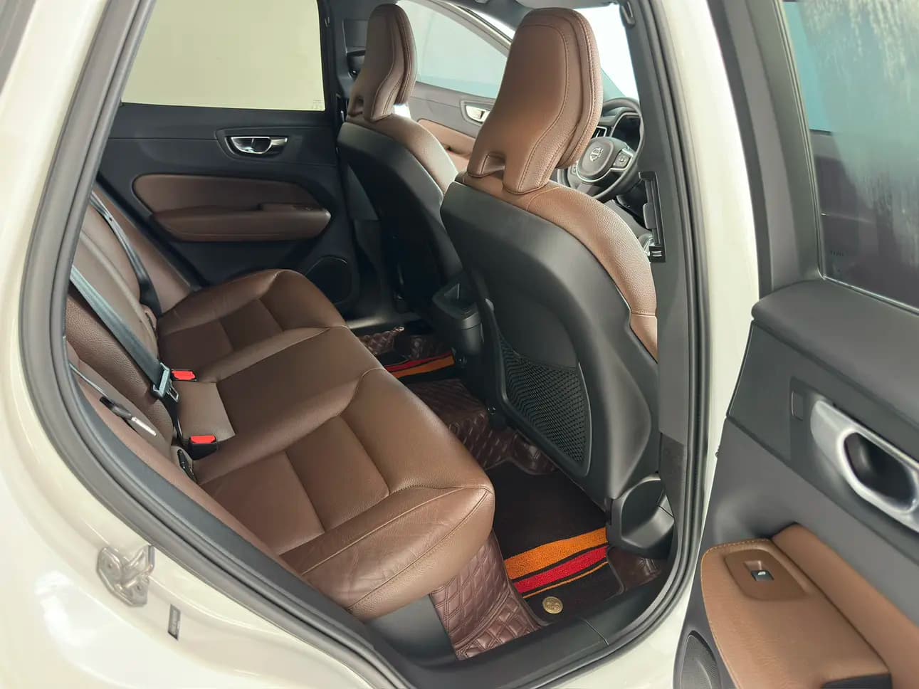 Volvo XC60 2021 г. 52123 км. — фото 11