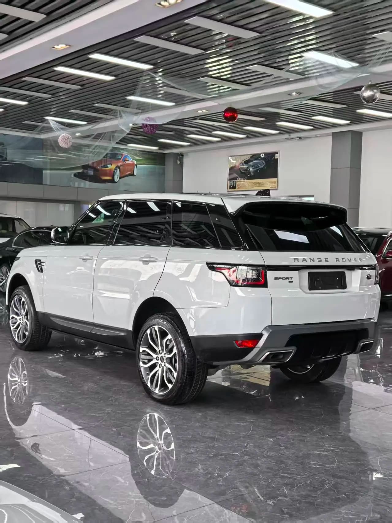 Land Rover Range Rover Sport 2021 г. 74049 км. — фото 3
