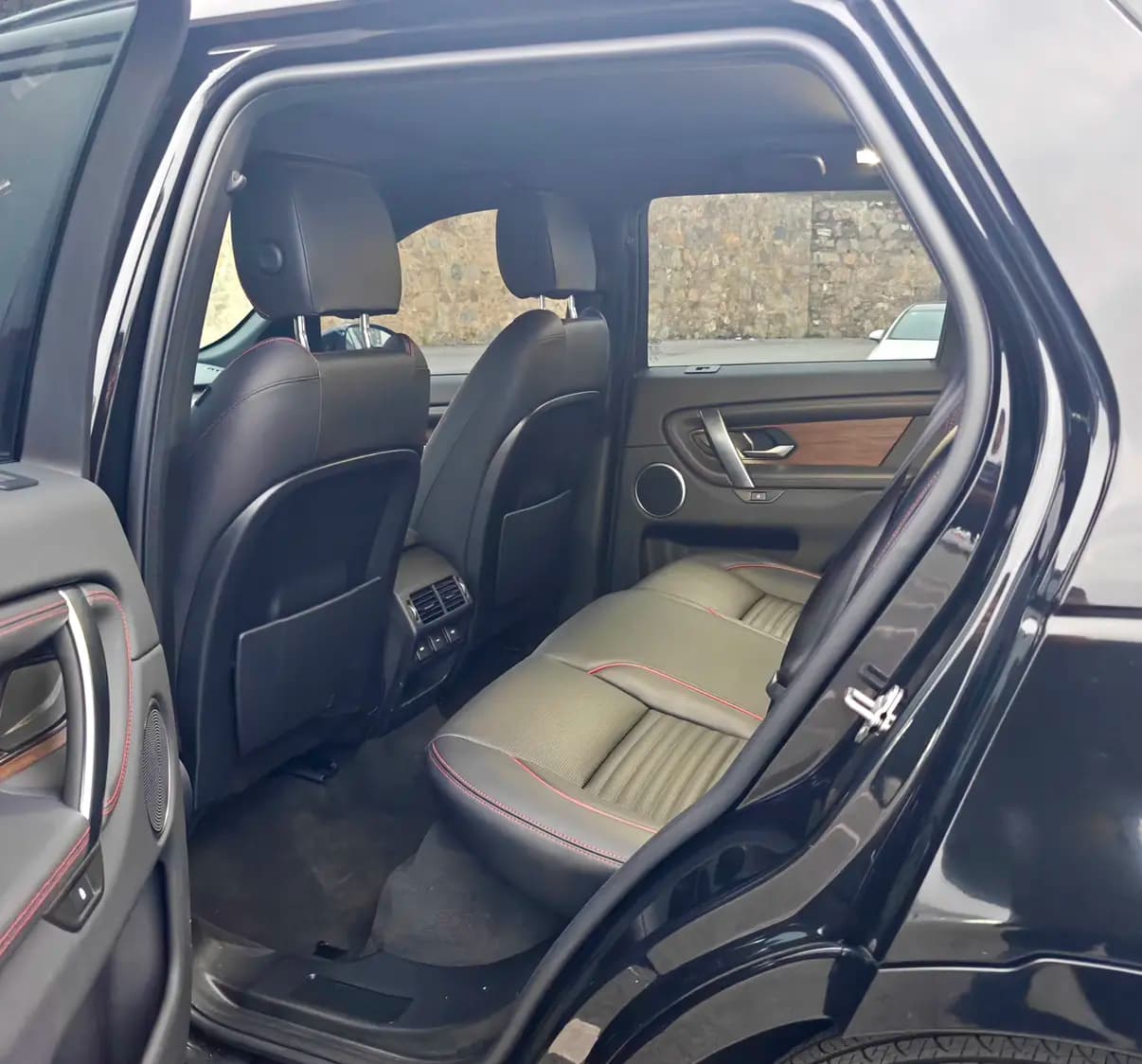 Land Rover Discover Sports 2023 г. 33000 км. — фото 9