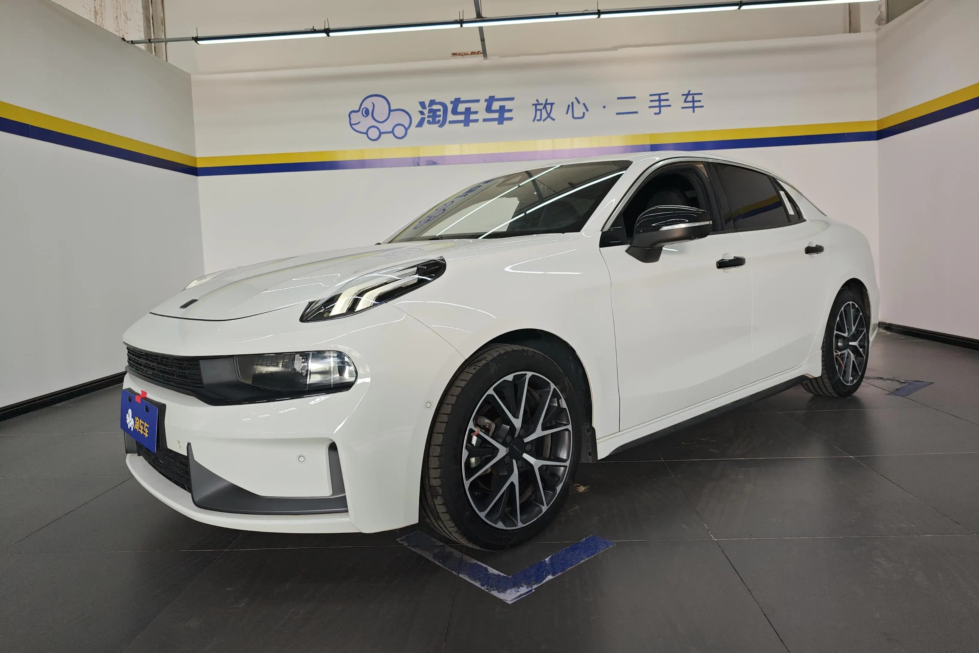 Lynk & Co 03 2021 г. 48129 км.