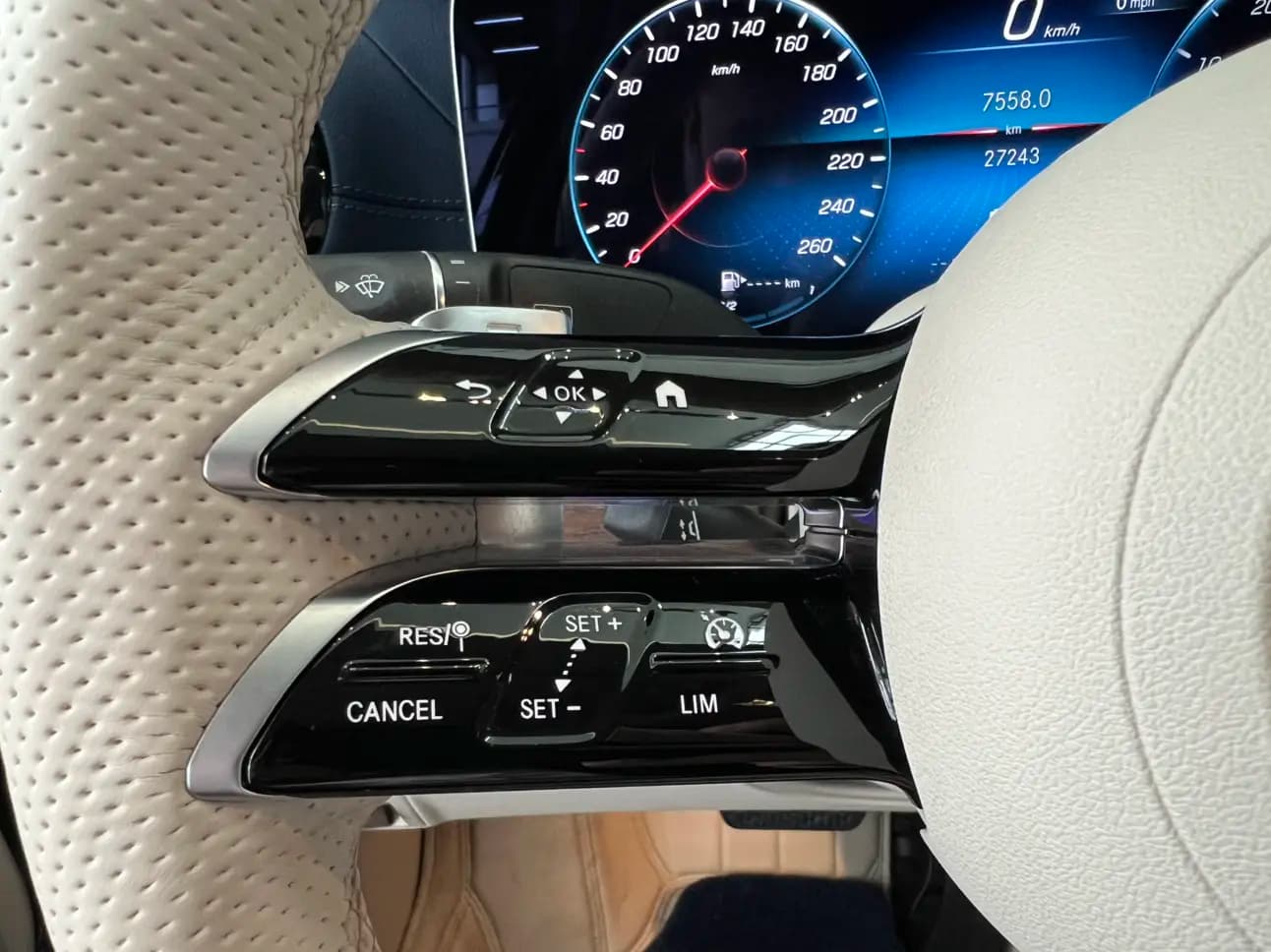Mercedes-Benz E-Class PHEV 2023 г. 27137 км. — фото 49