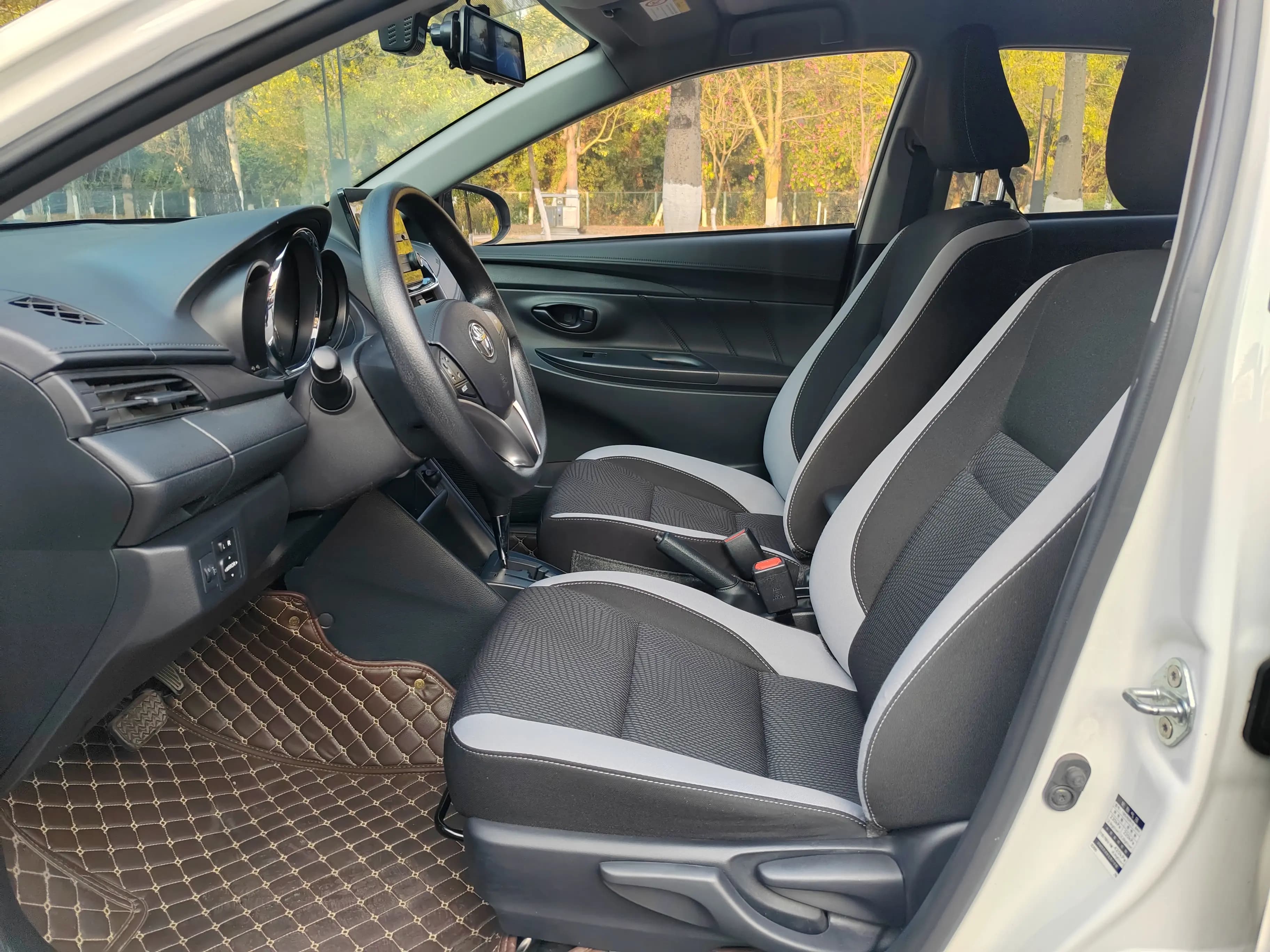 Toyota Yaris L 2022 г. 37011 км. — фото 13