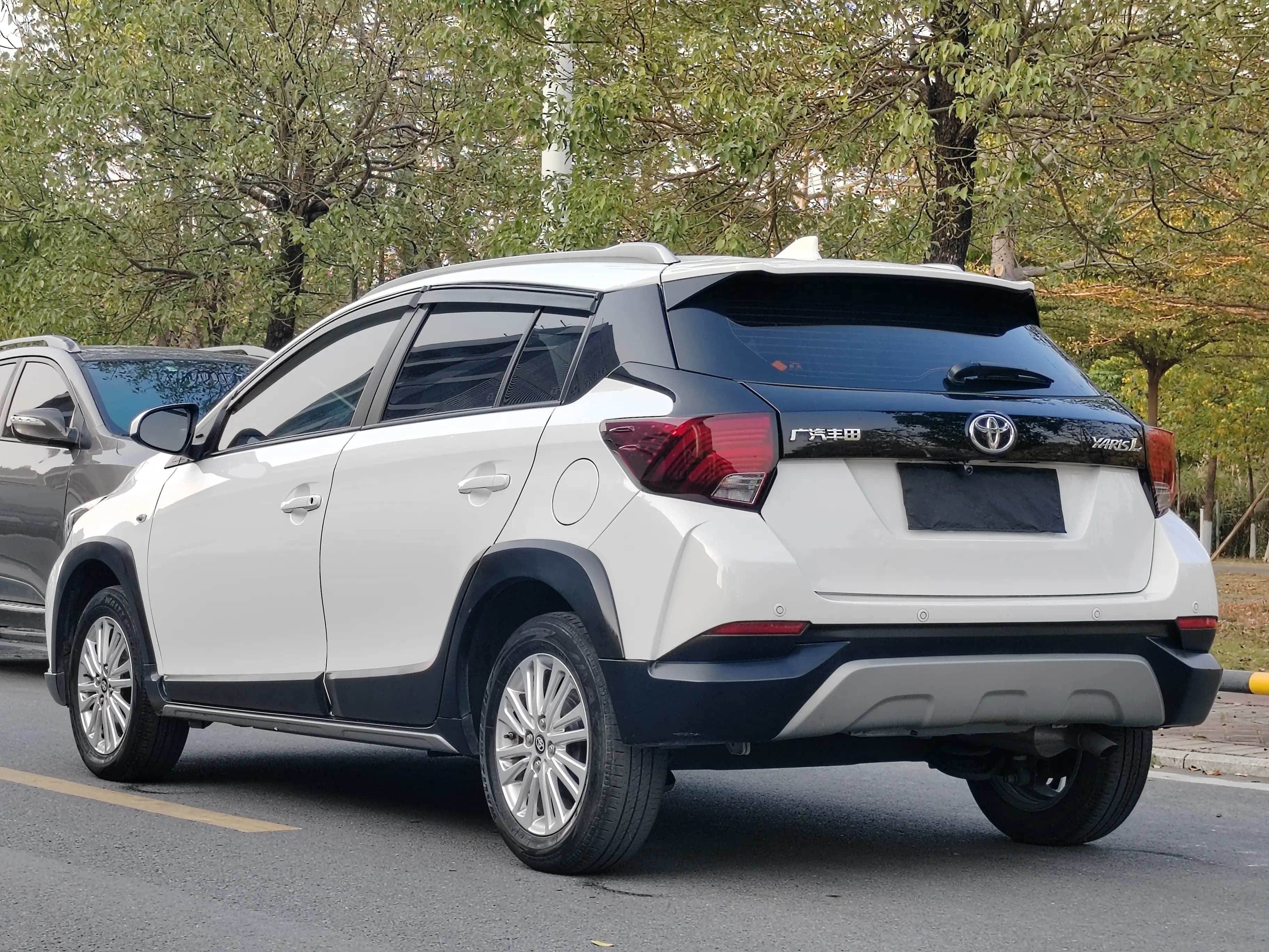 Toyota Yaris L 2022 г. 37011 км. — фото 5