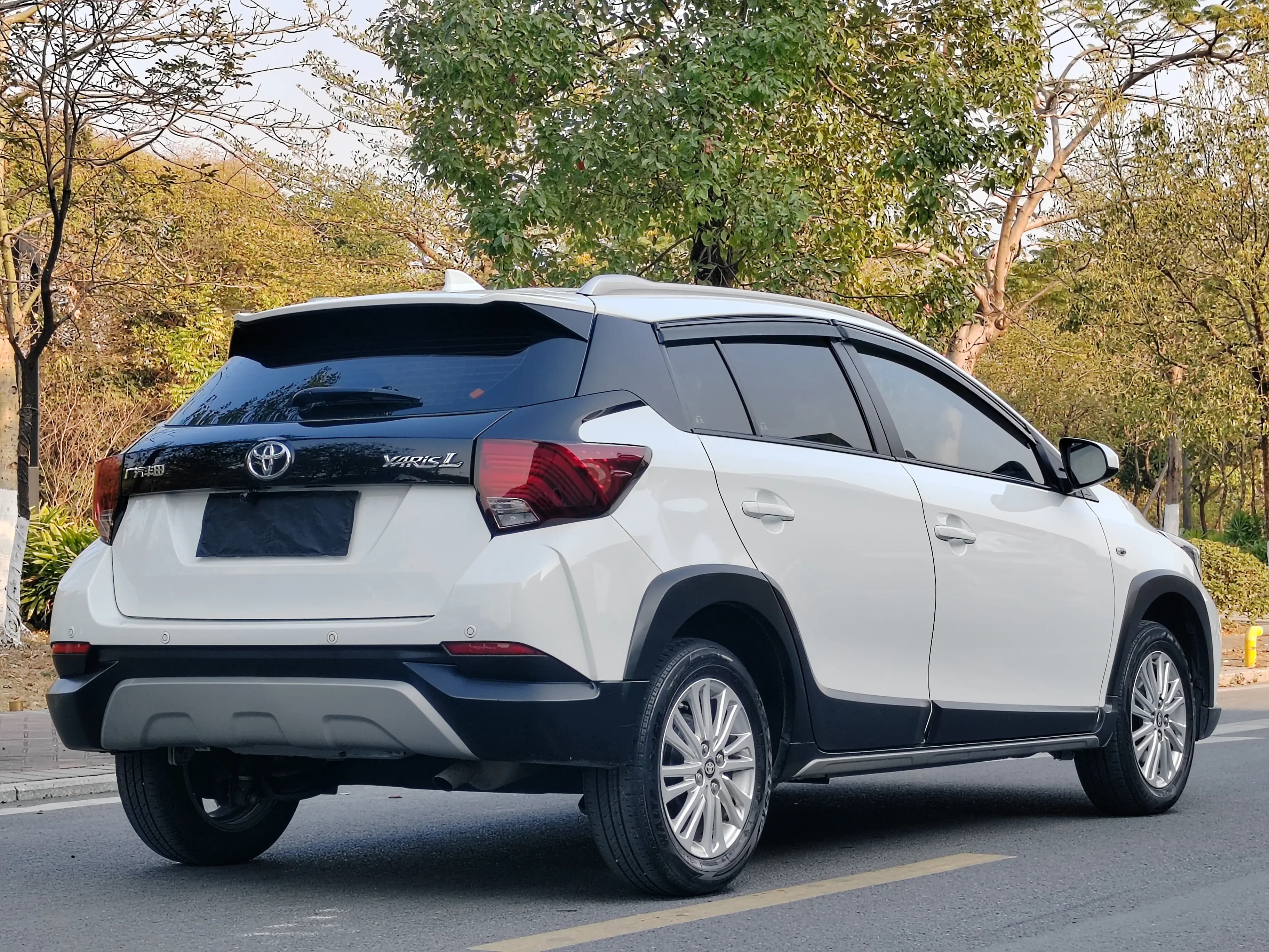 Toyota Yaris L 2022 г. 37011 км. — фото 7