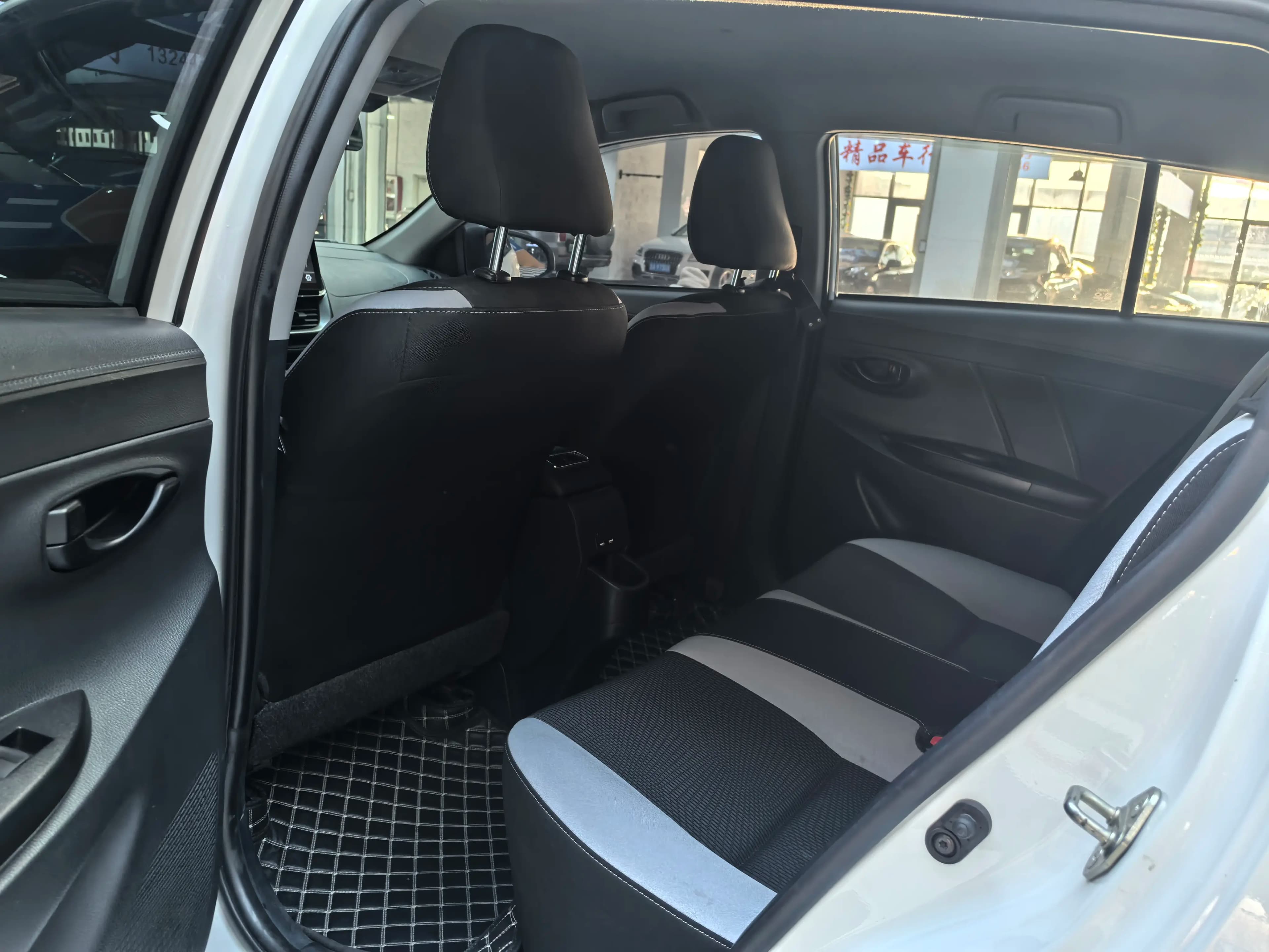Toyota Yaris L 2022 г. 34012 км. — фото 15